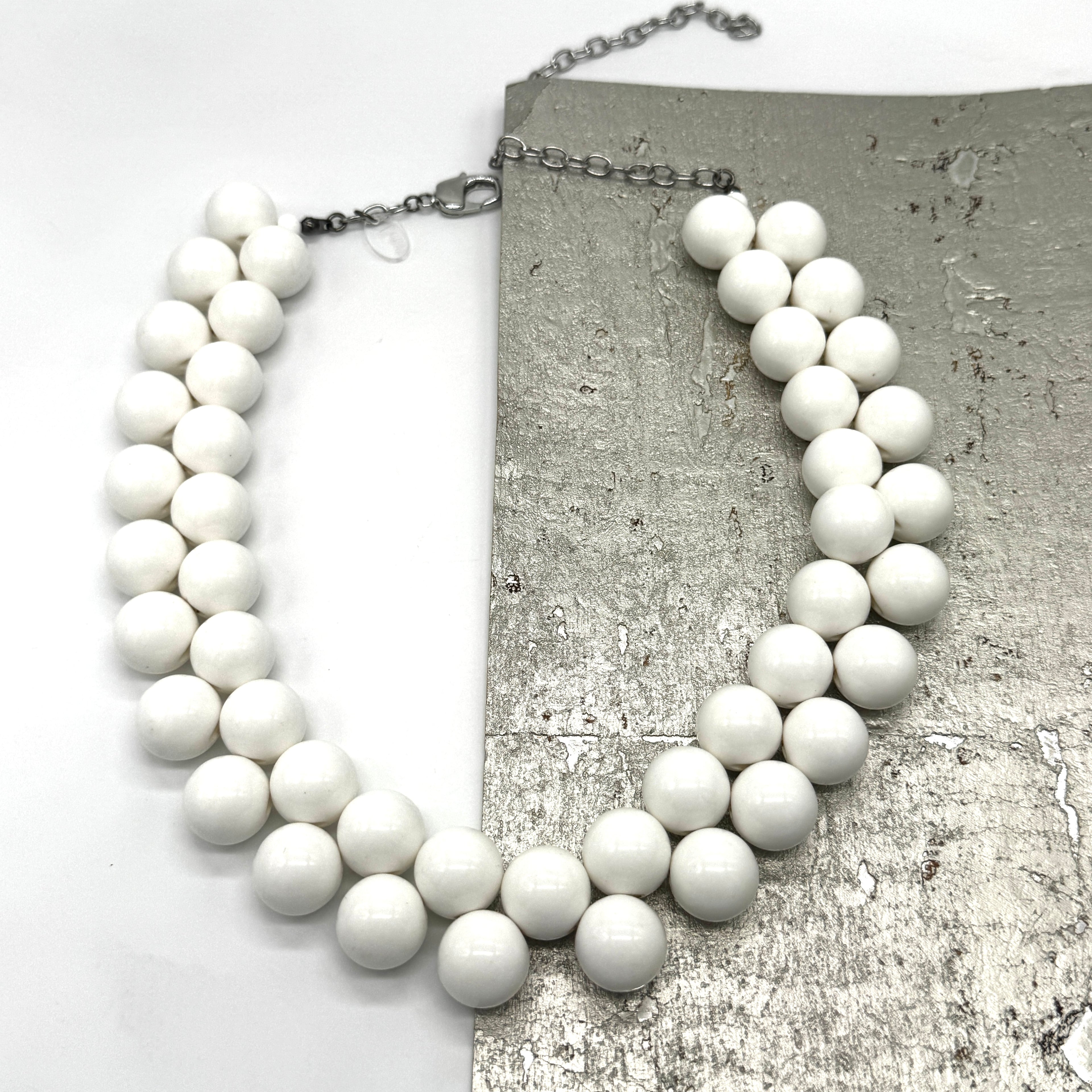 White Berry Pop Necklace