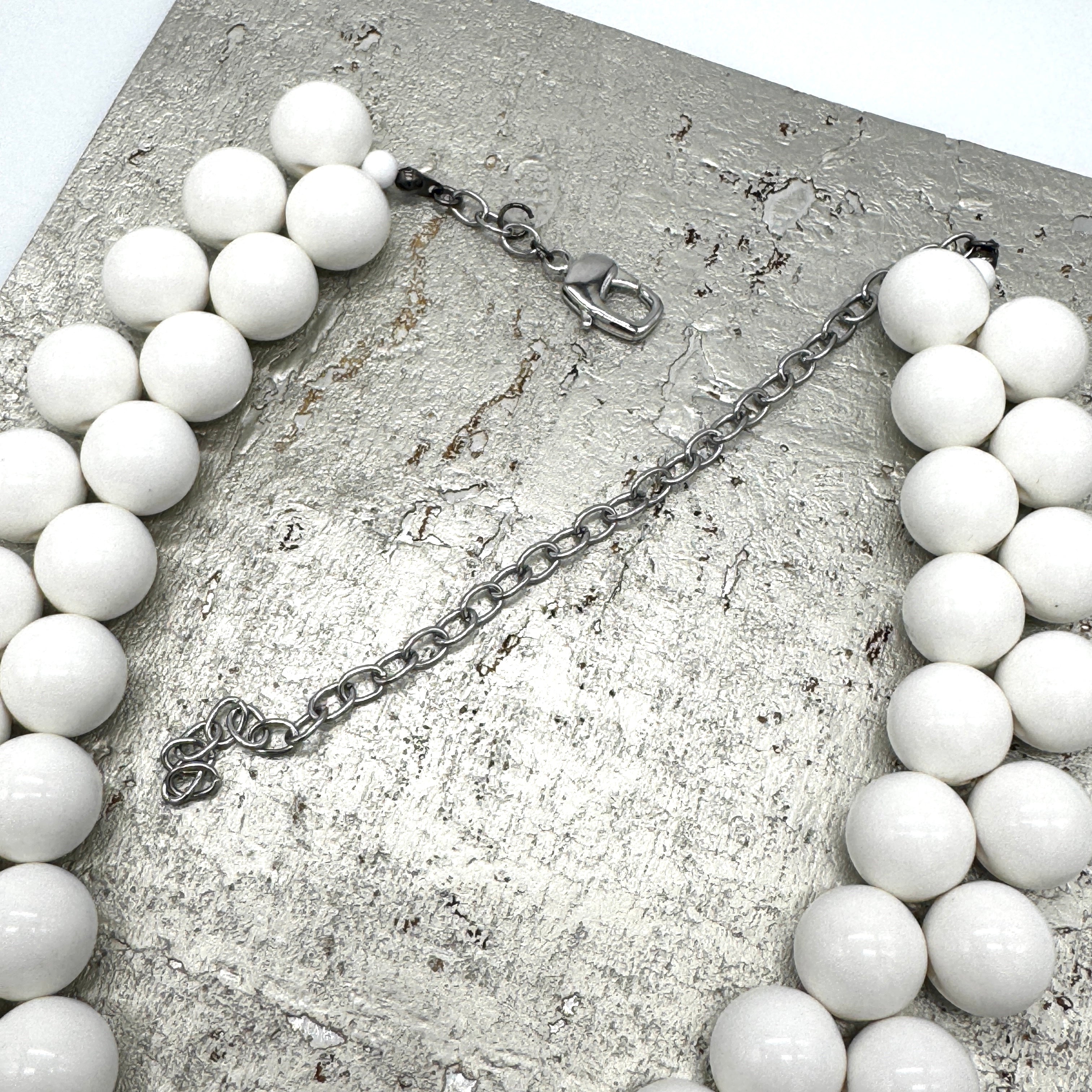 White Berry Pop Necklace