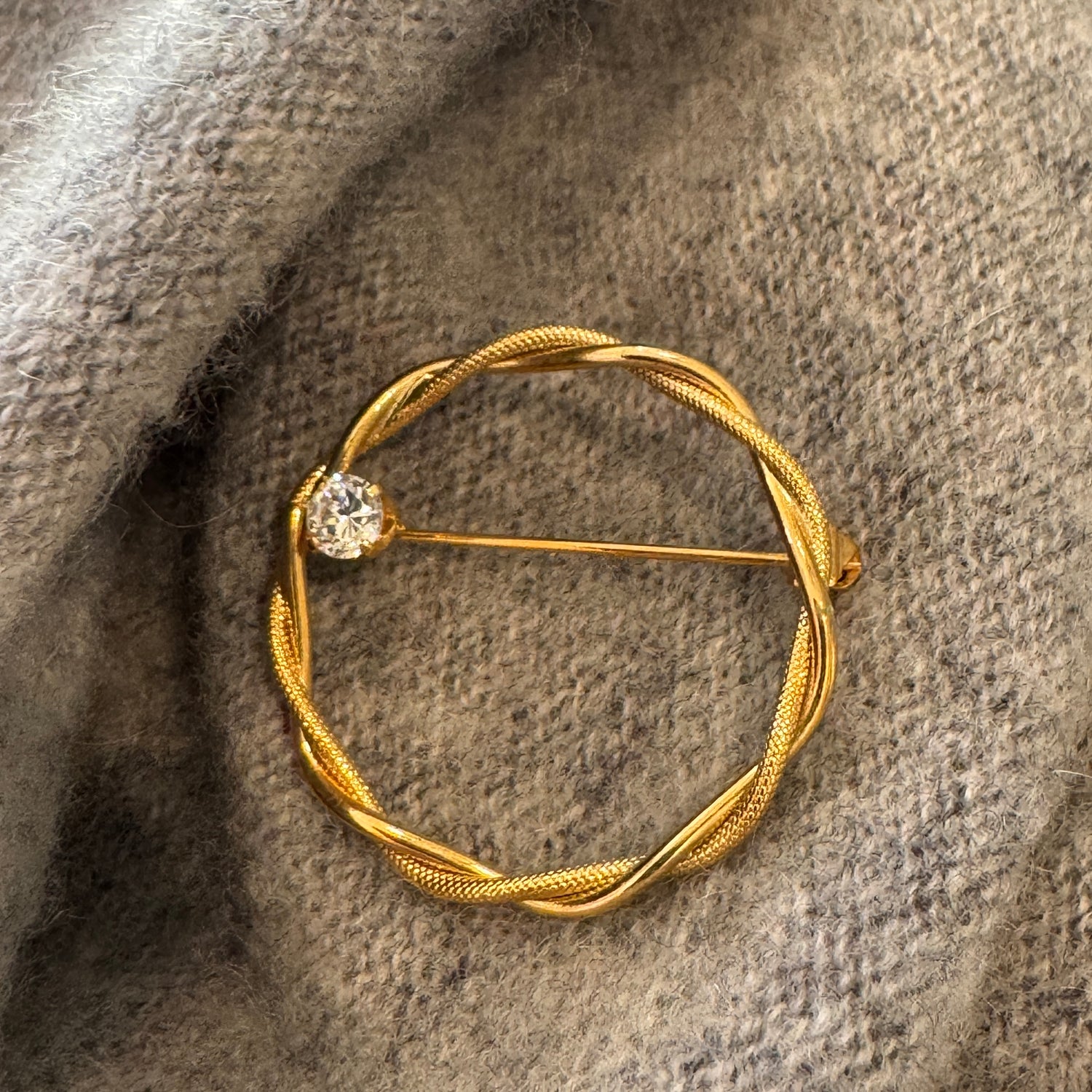 Golden Twist Halo Brooch