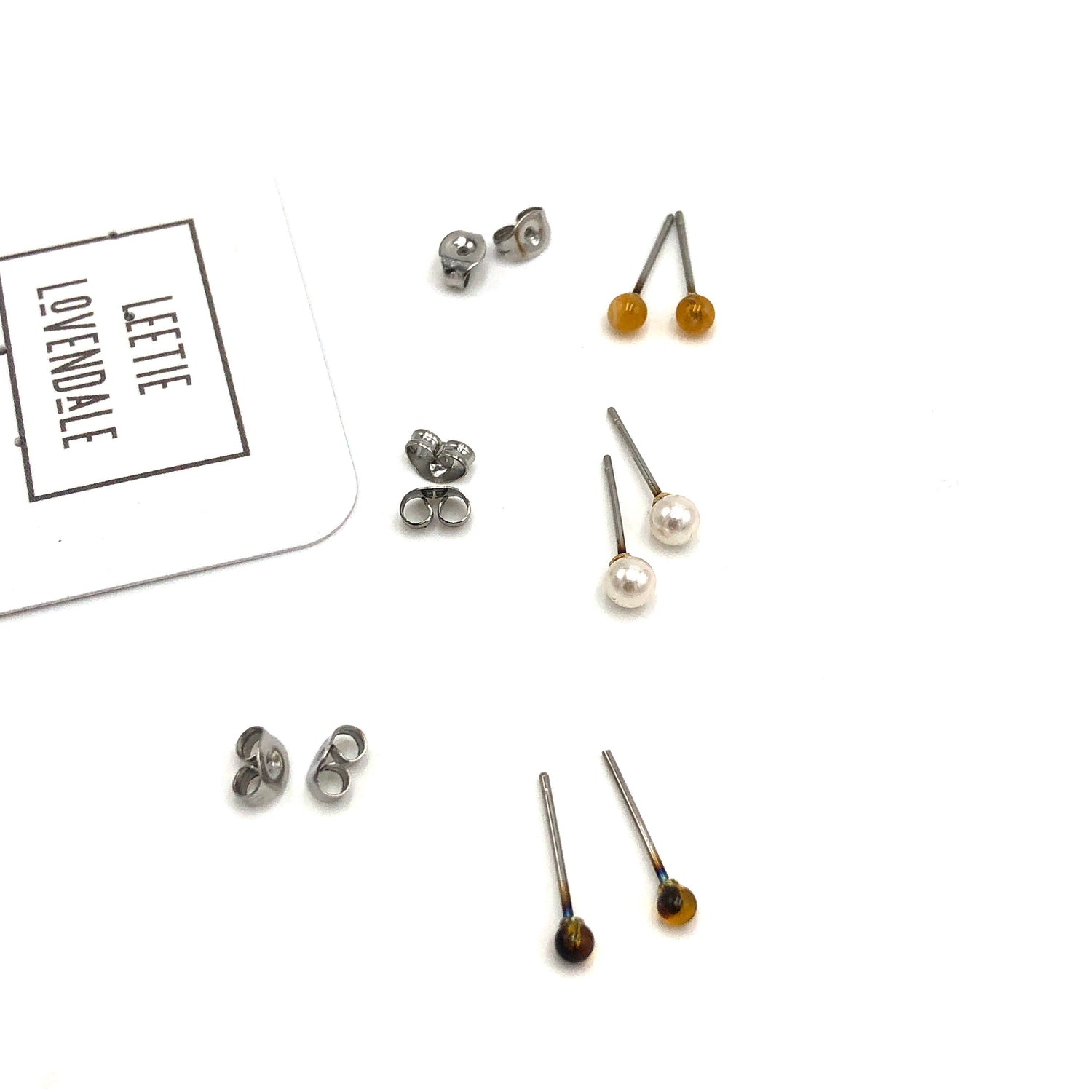 Tortoise &amp; Honey Tiny Studs Earrings Set