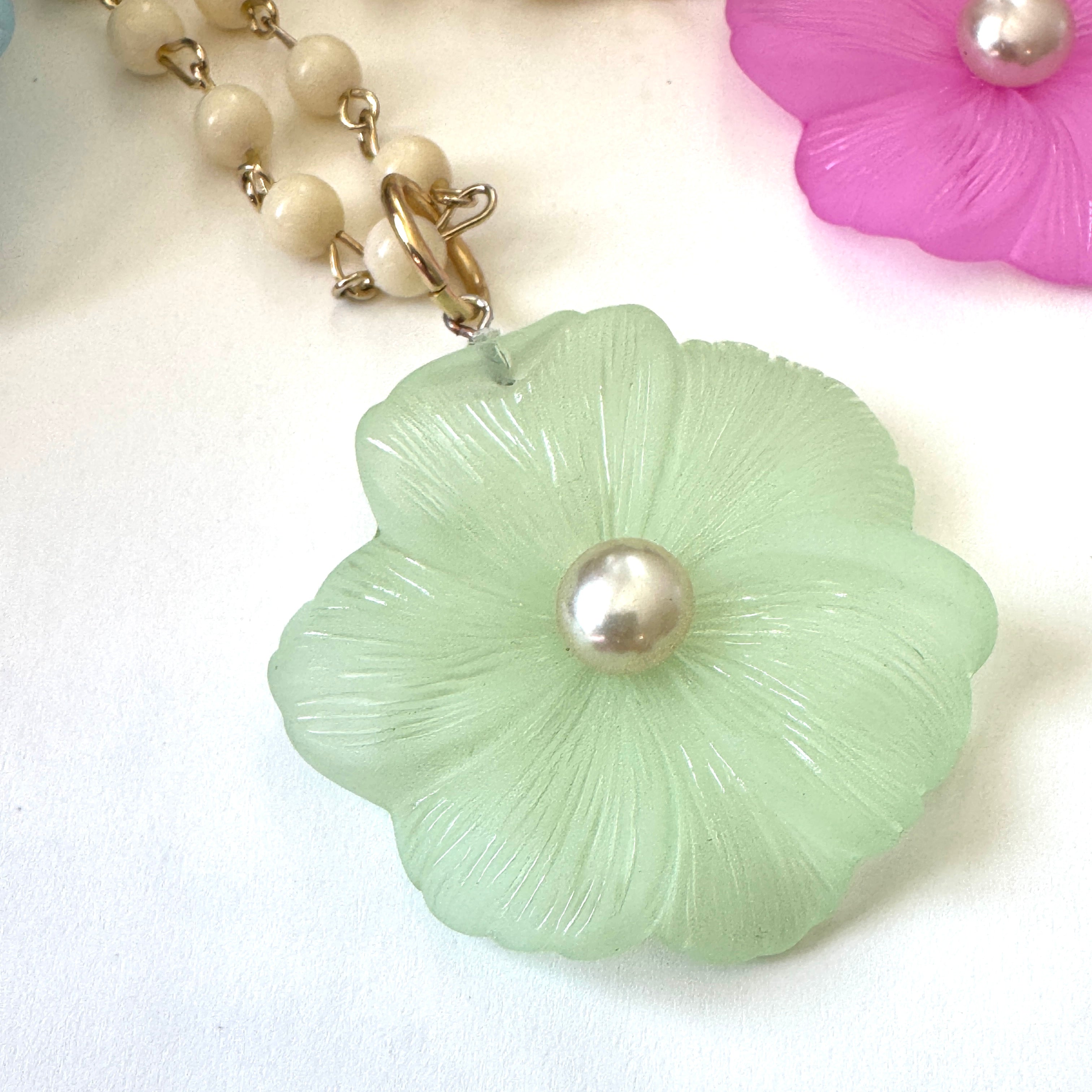Frosted Dahlia Pendant Necklace – Vintage Lucite &amp; Beaded Floral
