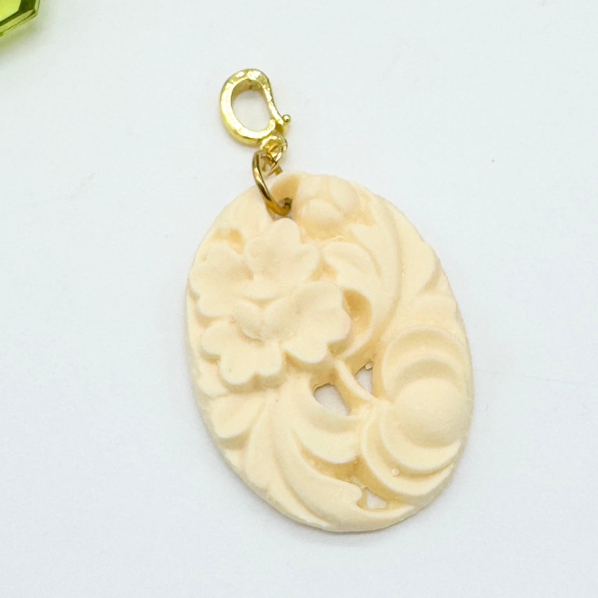 The Leetie Pendant &amp; Charm Bar - Autumn Edition