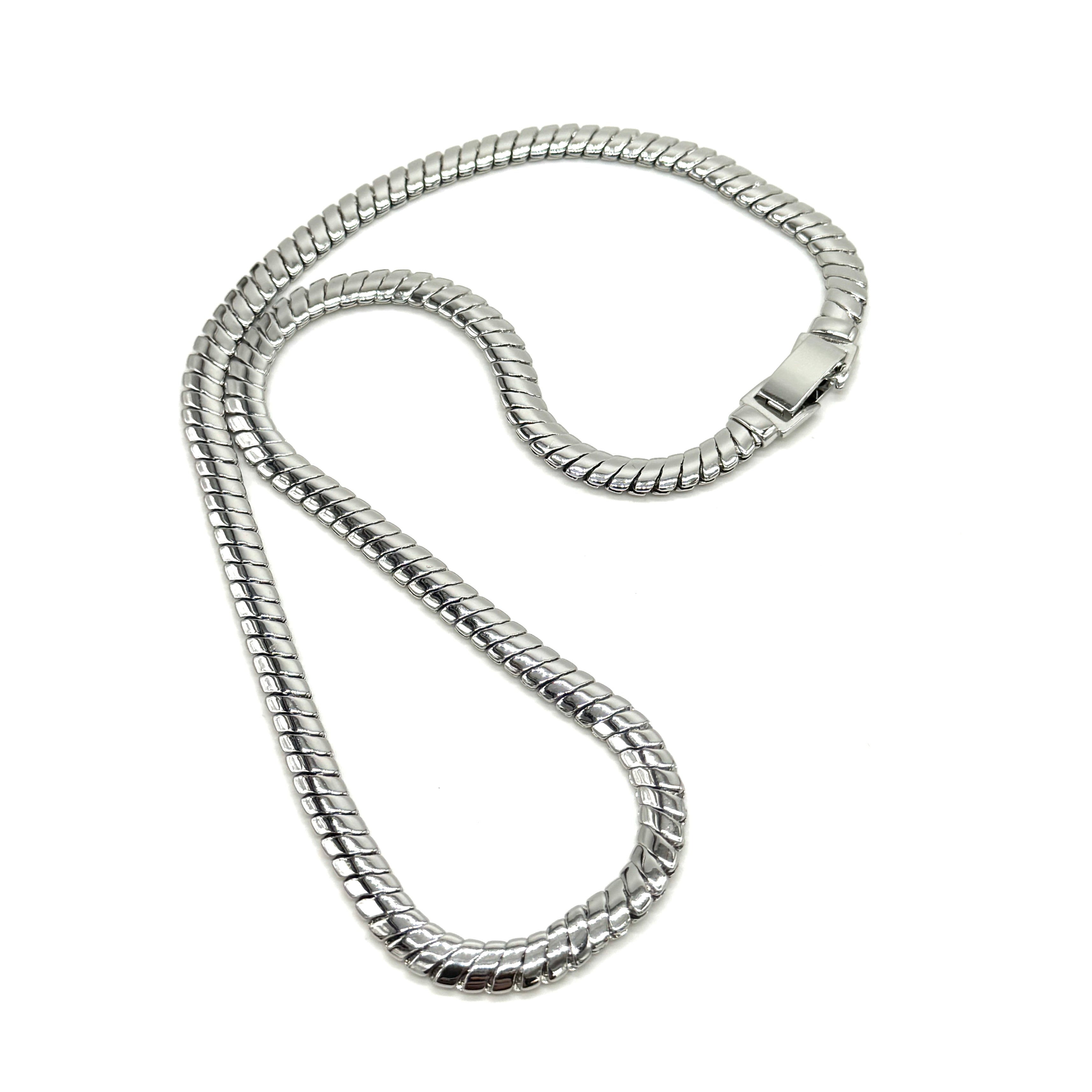 Boldline Snake Chain Necklace