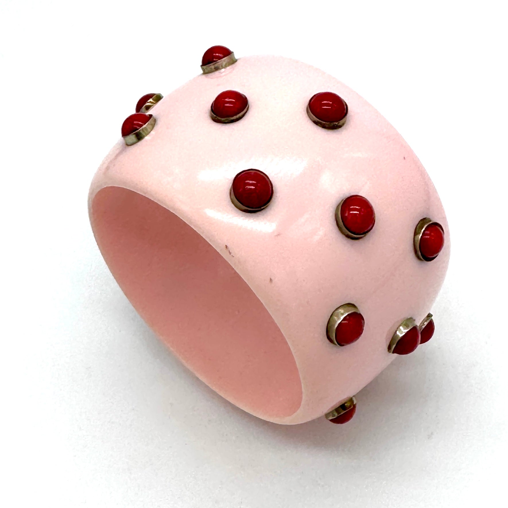 Pink &amp; Red Coral Set Resin Bangle Bracelet - Mondo