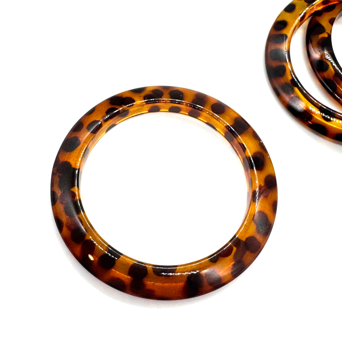 Wild Edge Leopard Bangle – 1990s Acrylic