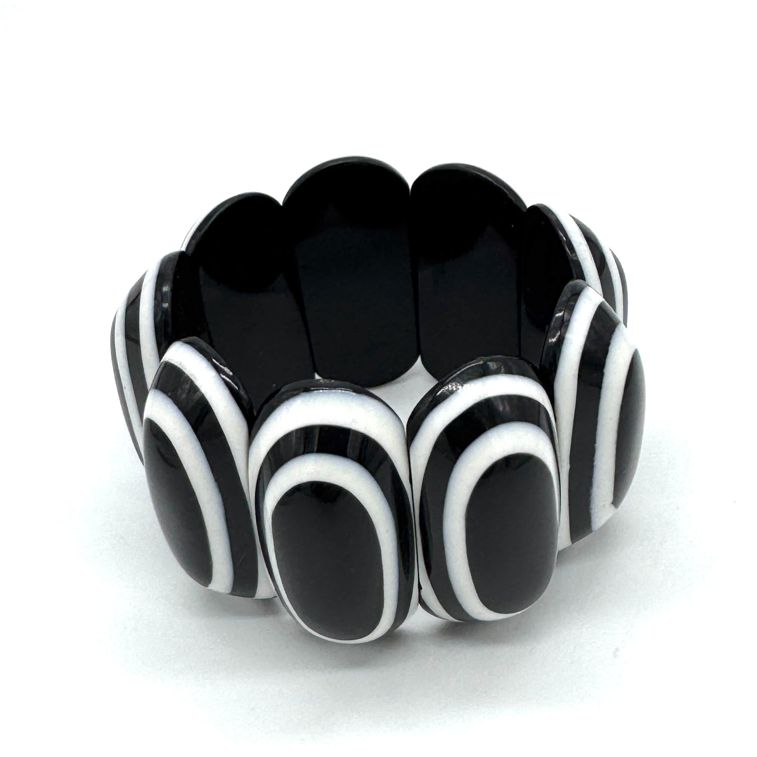 Oval Black &amp; White Geometric Resin Stretch Bracelet
