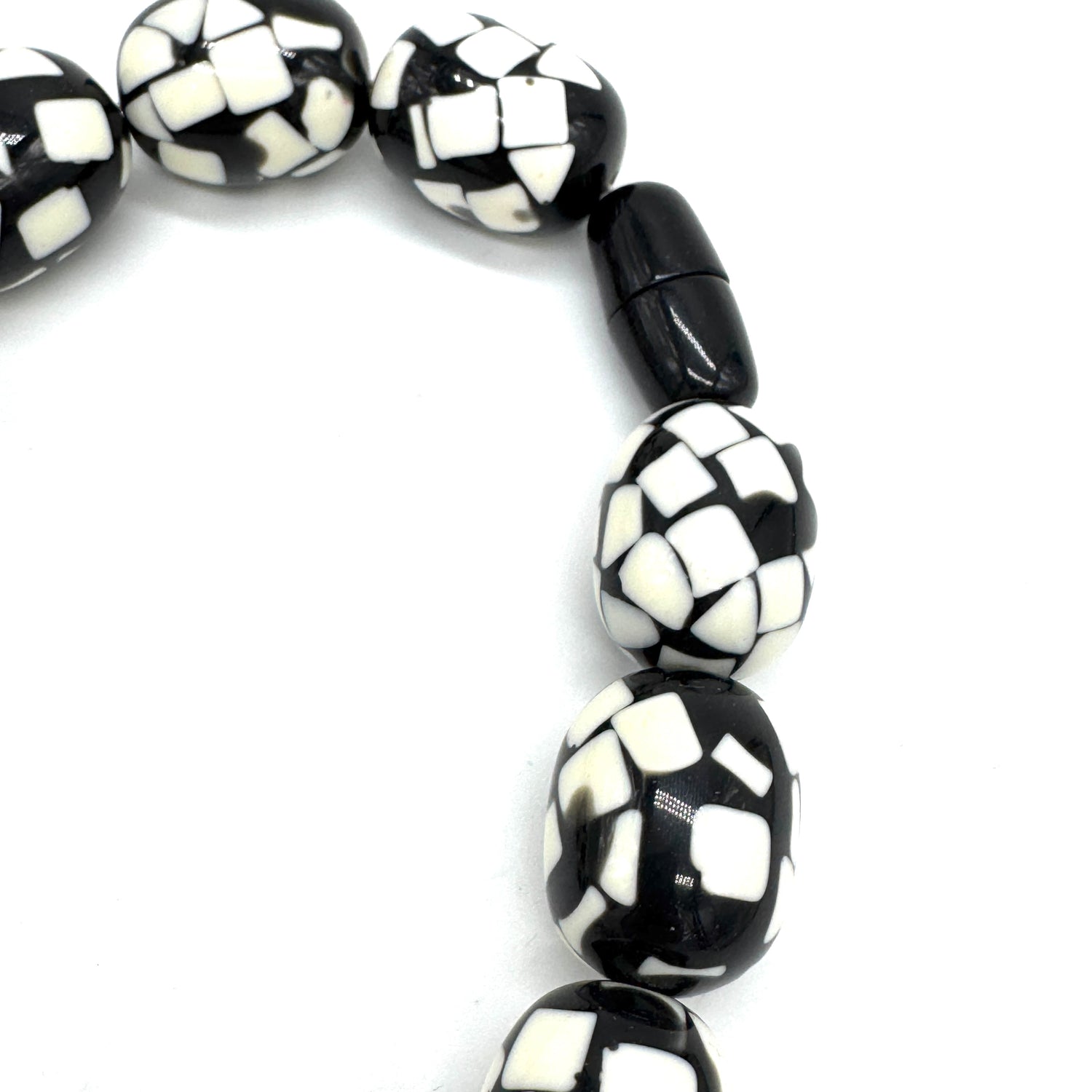 Crayon Confetti Oval Beaded Necklace - 3 colors