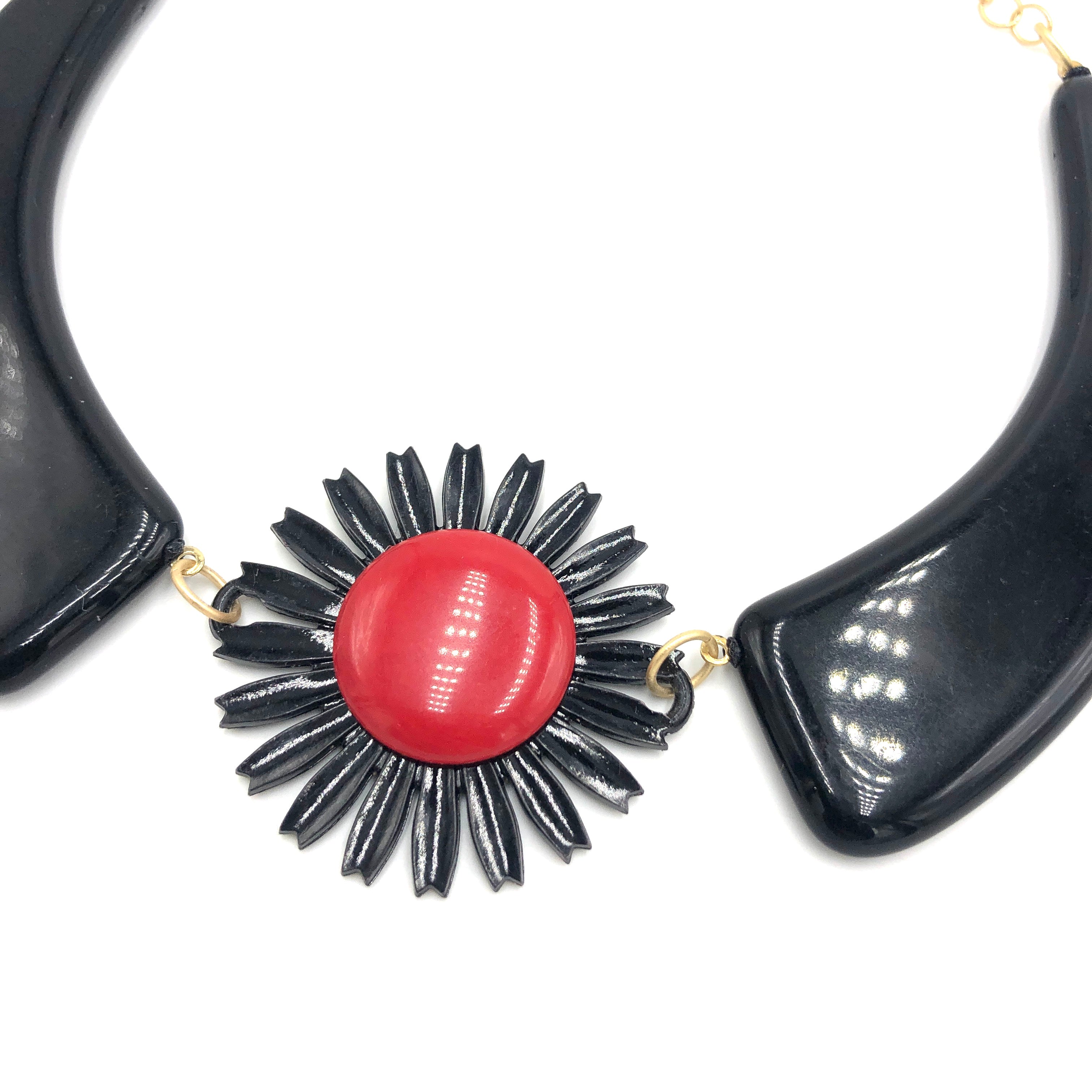 Black Daisy Collar Necklace