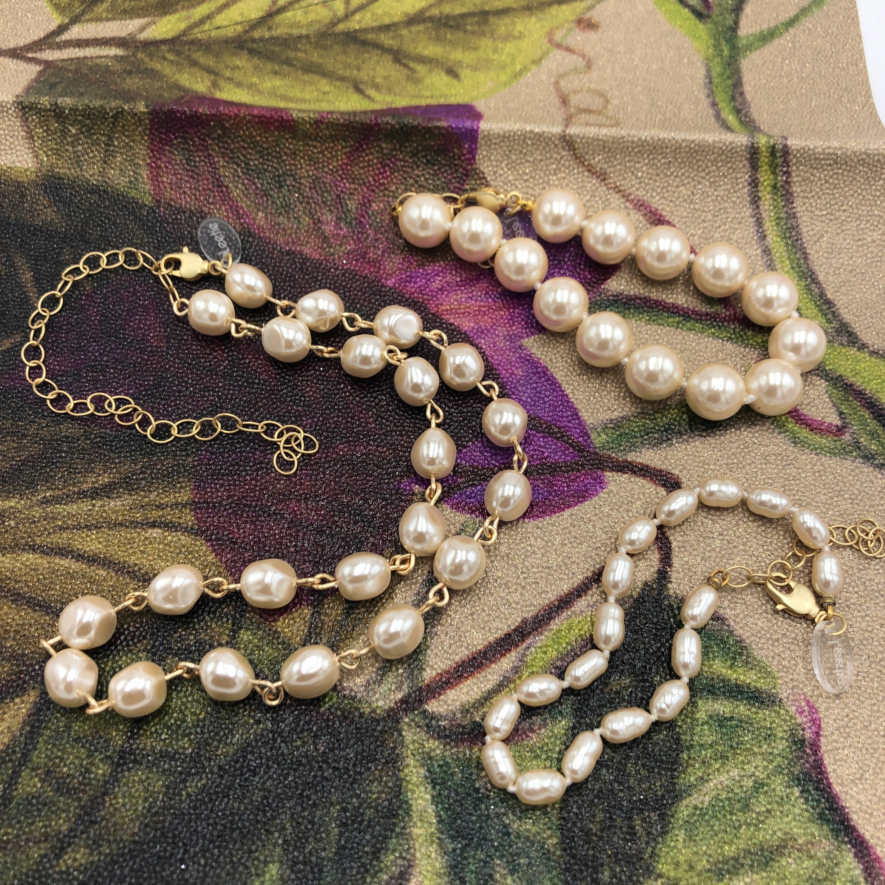 Cream Round Pearl Bracelet *