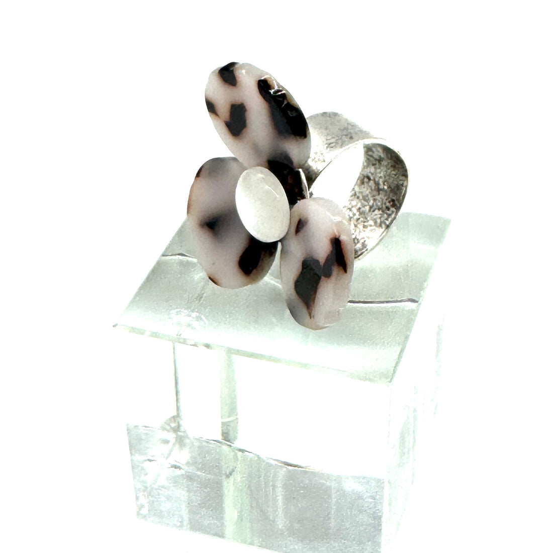 Blonde Tortoise Bloom Ring