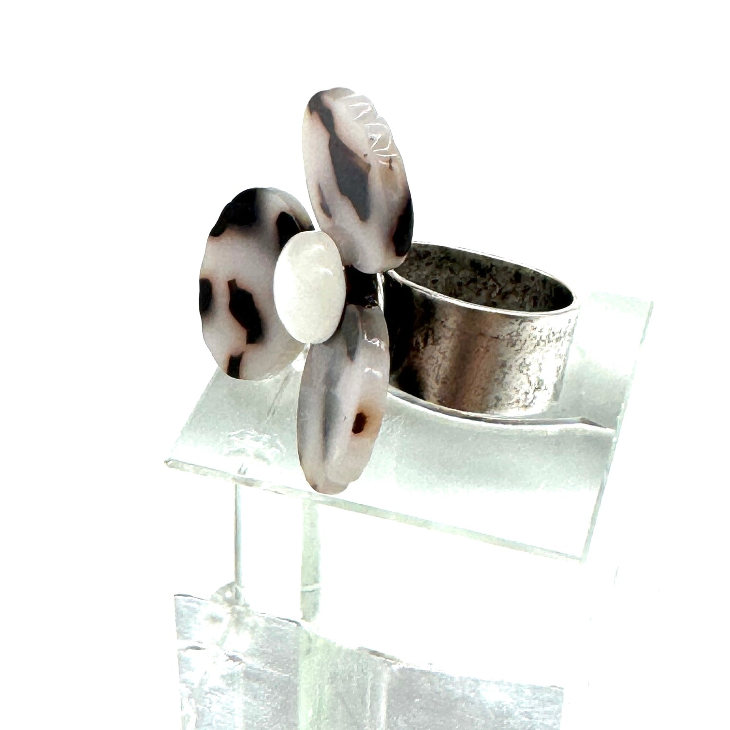 Blonde Tortoise Bloom Ring