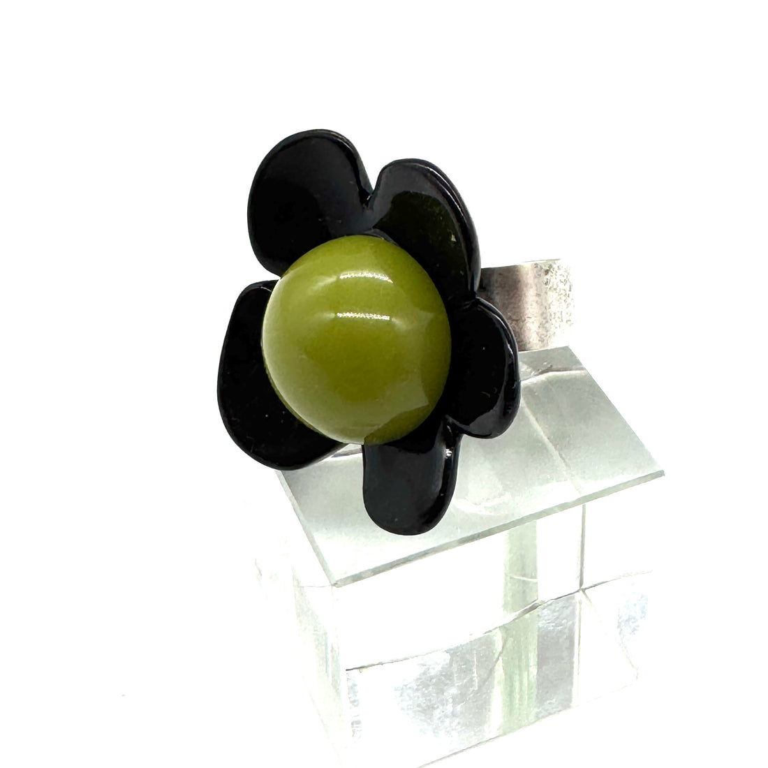 Groovy Daisy Cocktail Ring