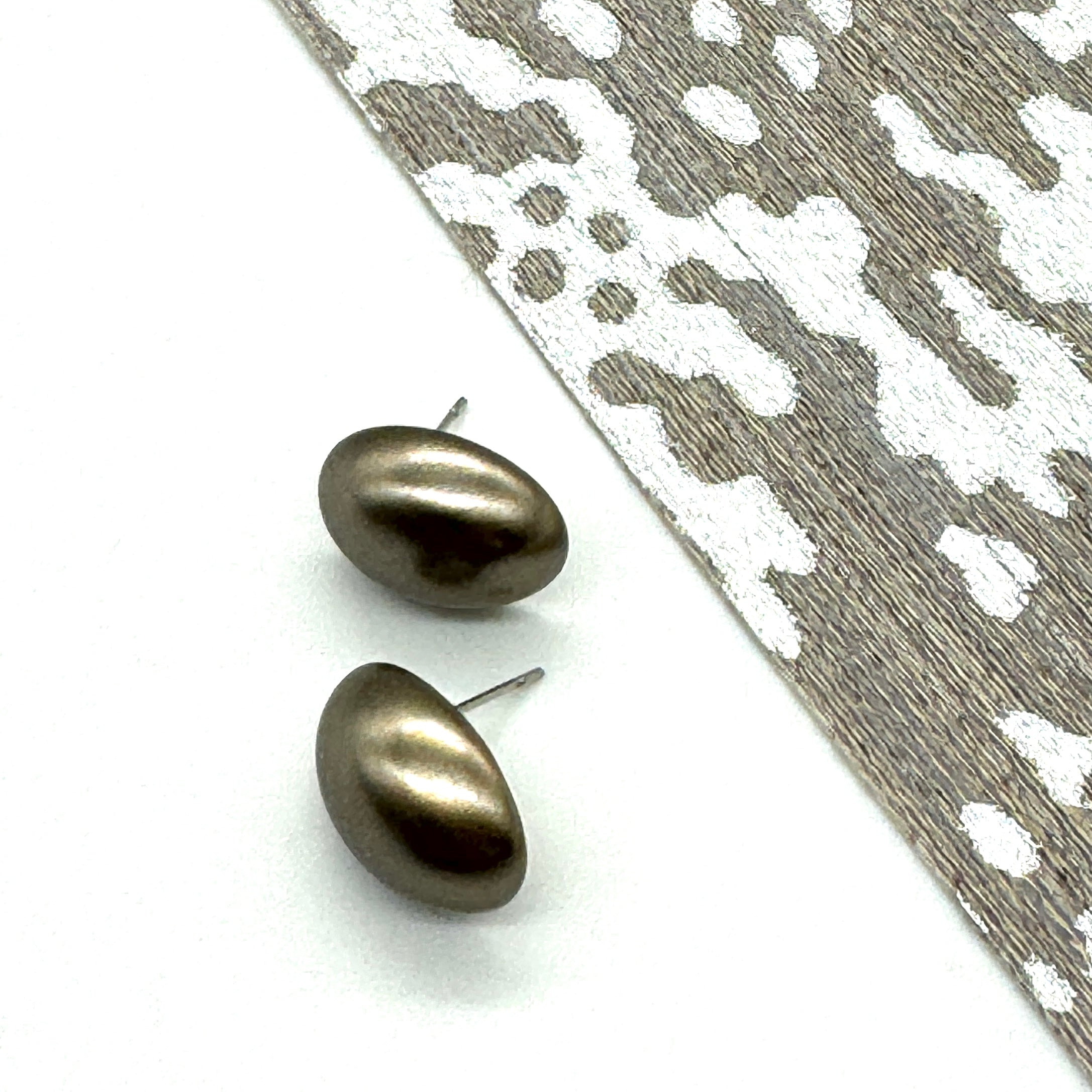 Pewter Pearl Oval Stud Earrings *