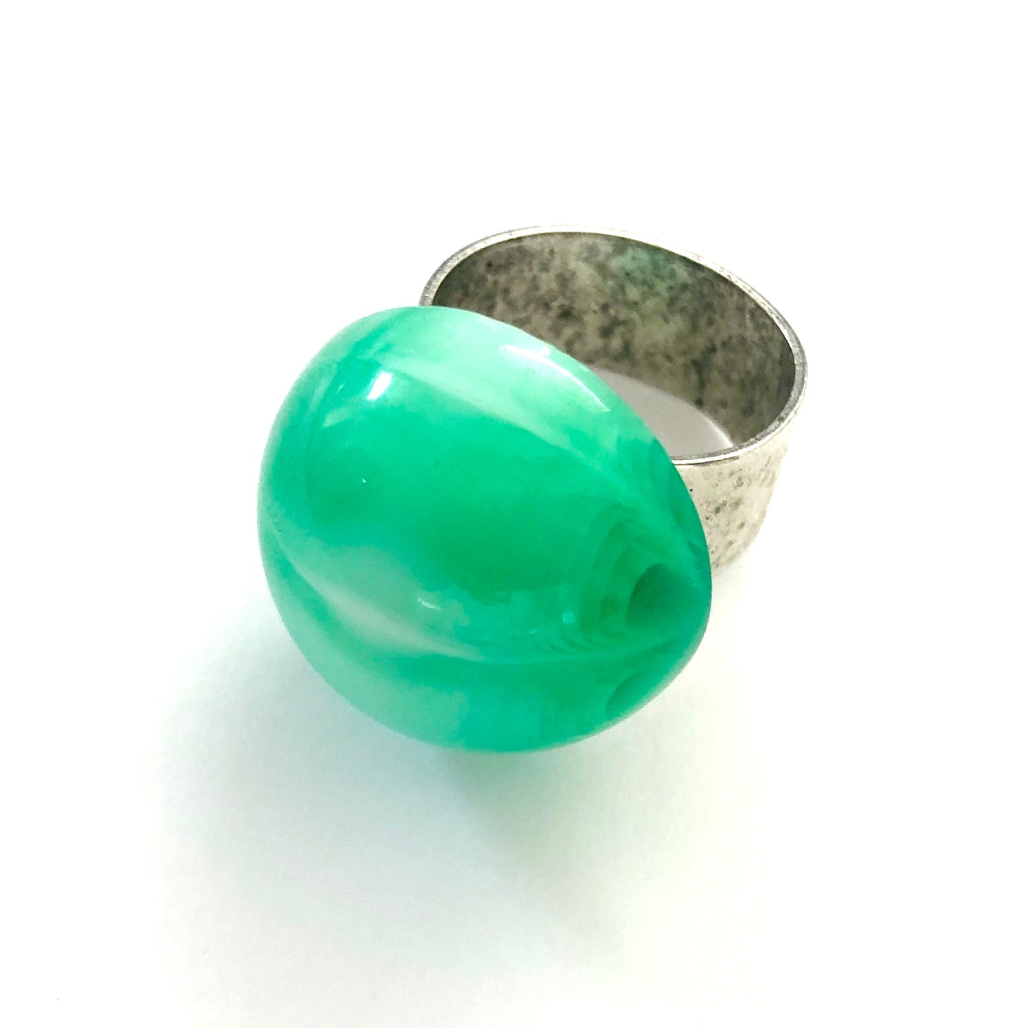green button ring