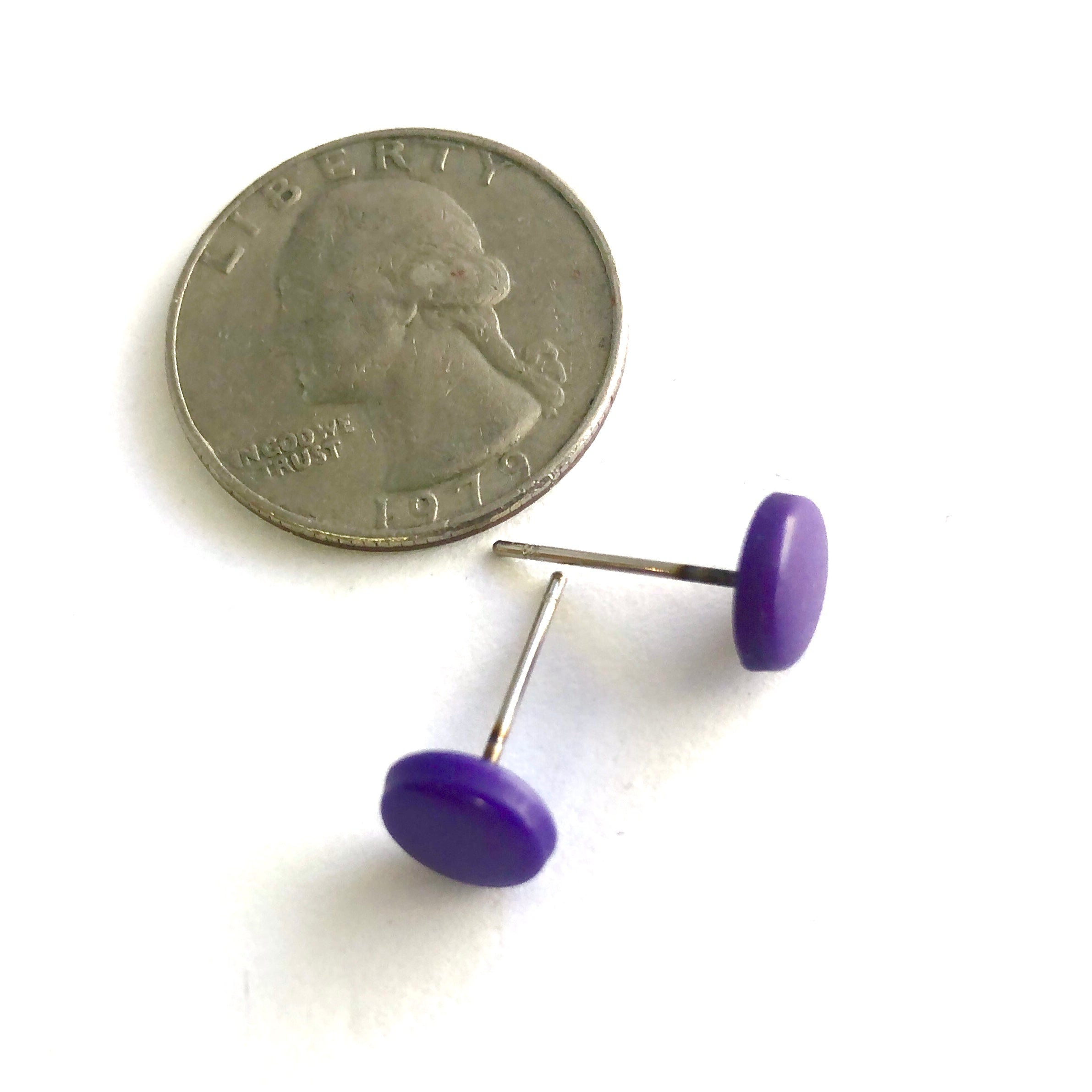 Purple Small Beveled Disc Stud Earrings