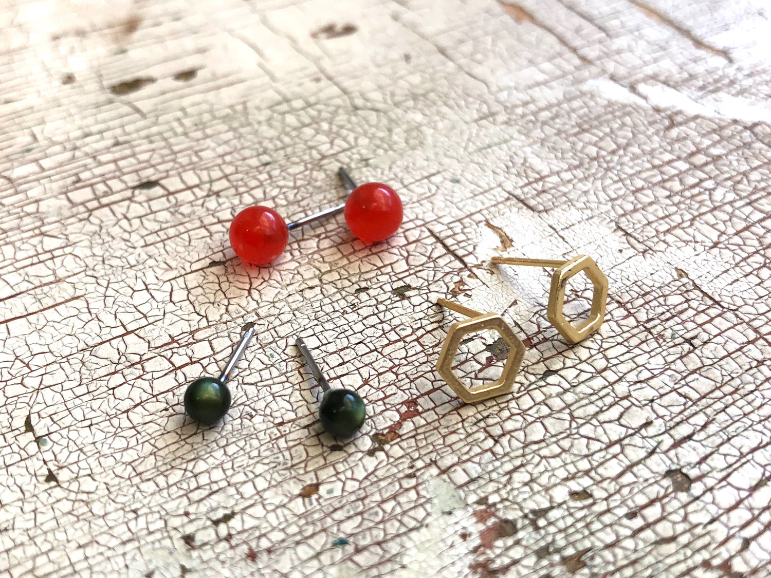 Tiny Forest Green Tomato Red &amp; Frosted Gold Hexagon Geo Studs Earring Set