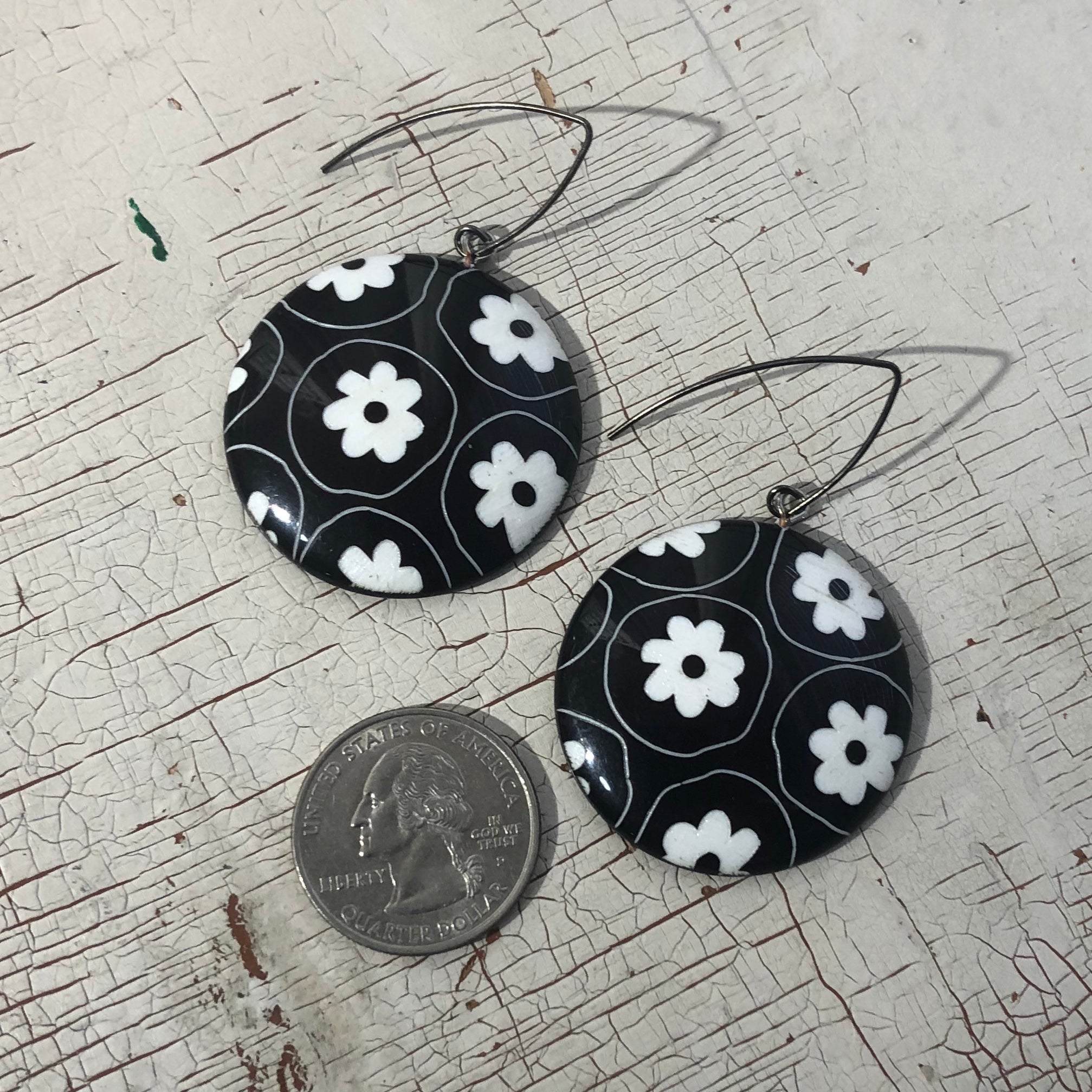 Black &amp; White Large Etched Daisy Disc Drop Earrings