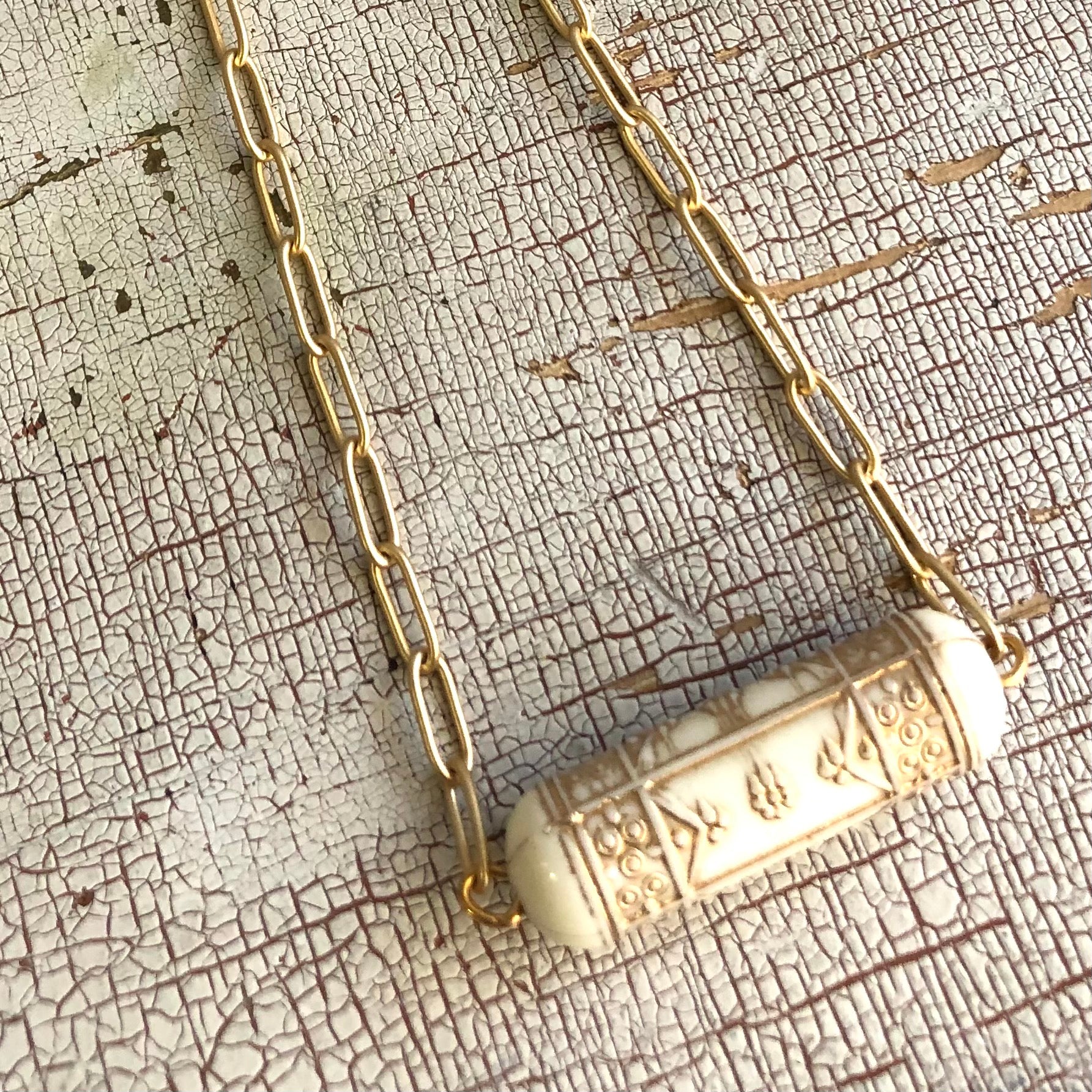 Gilded Cream Frosted Gold Paperclip Chain Necklace