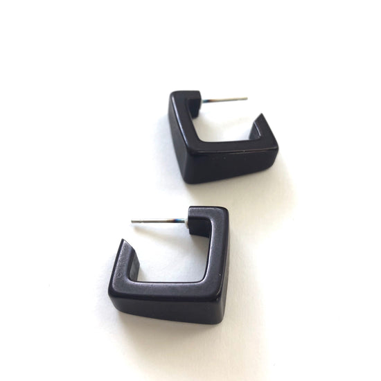 black earrings square