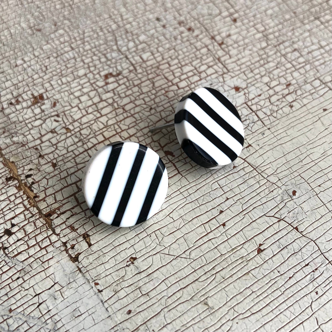 Black &amp; White Bar Stripe Disc Stud Earrings *AS IS - some pink fading