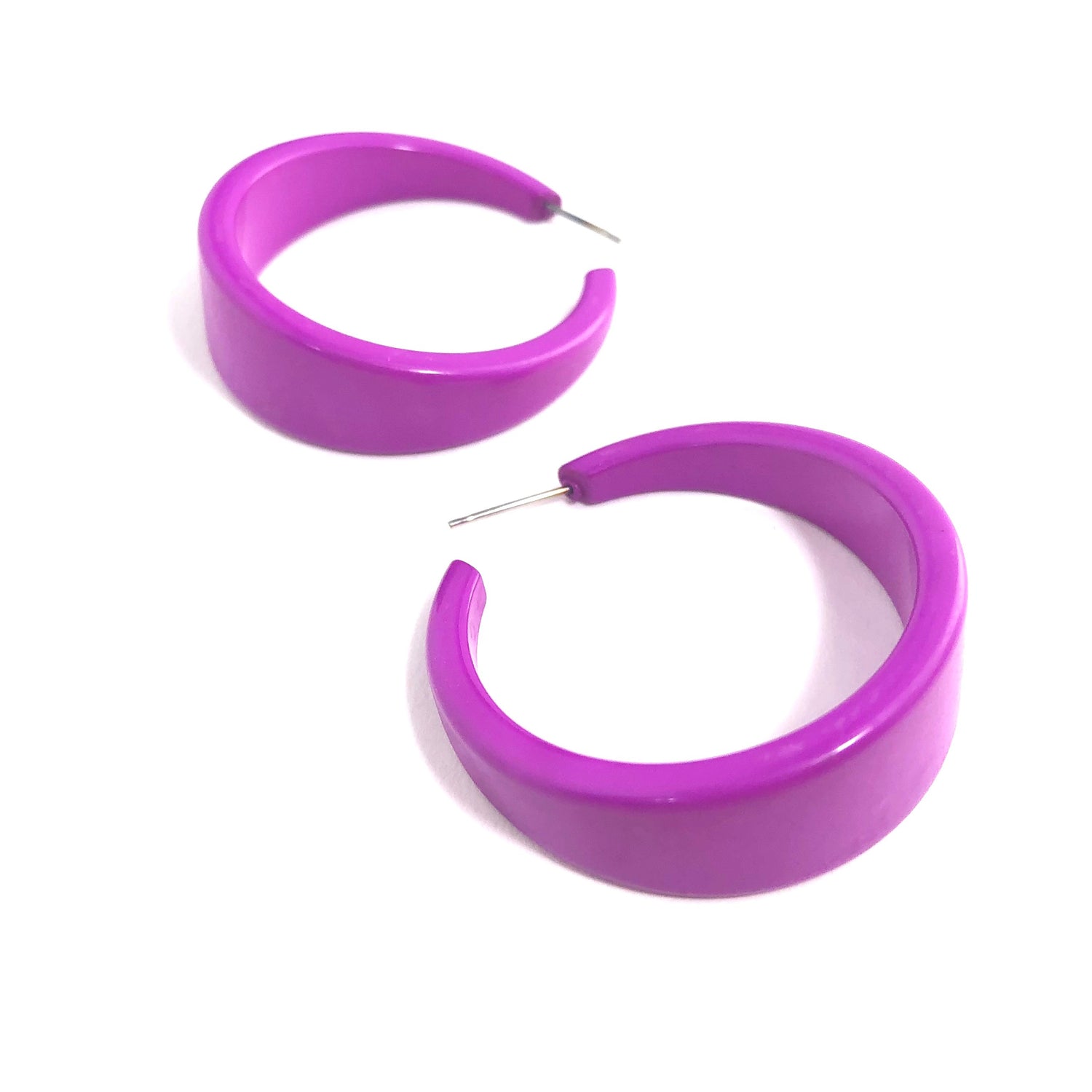 tapered violet hoops