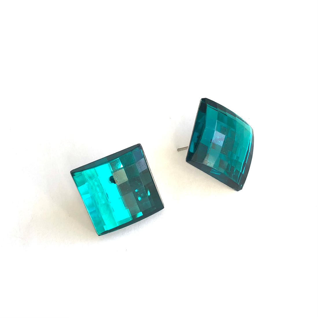 Emerald Quilted Facet Square Shine-On Stud Earrings