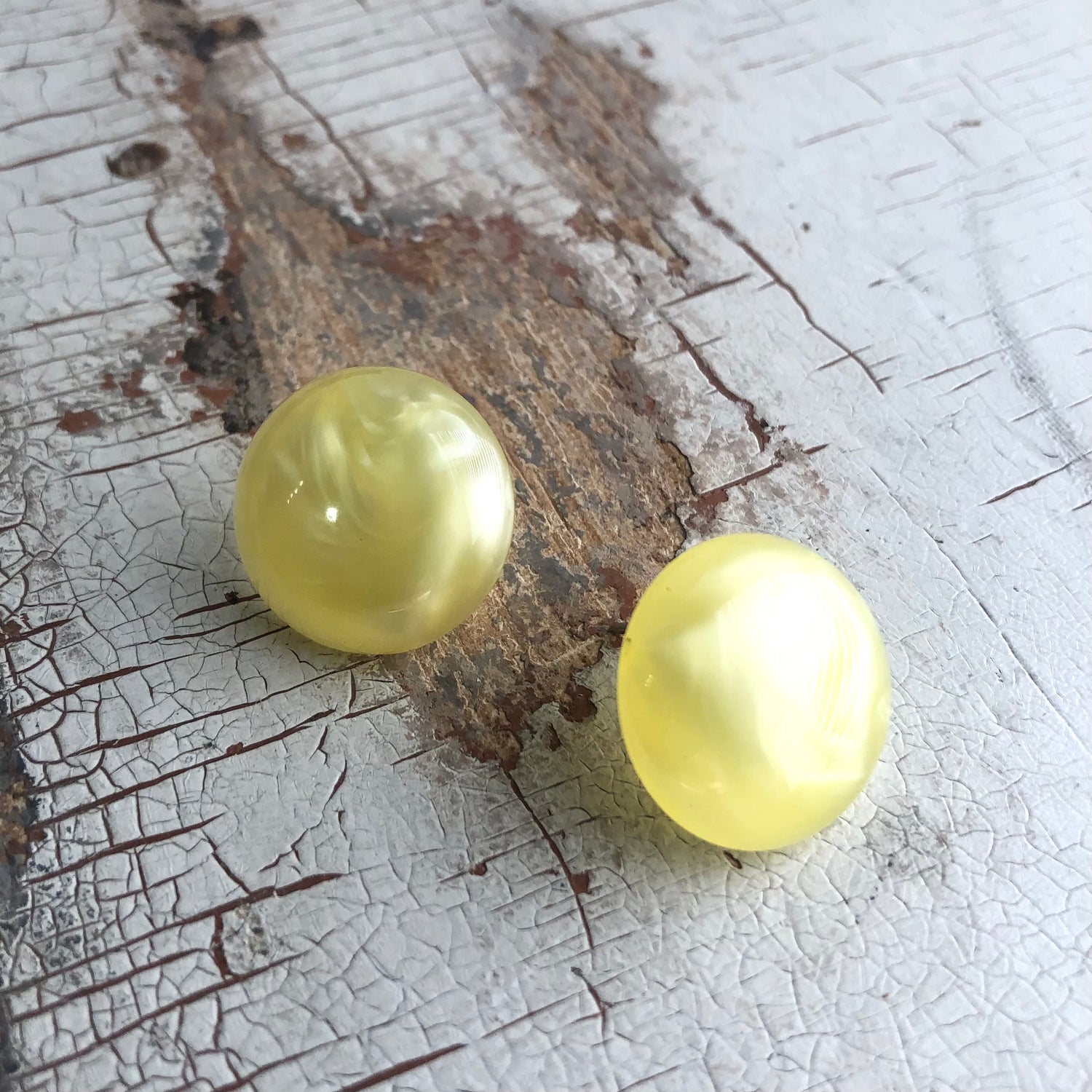 Yellow Aura Glow Marbled Retro Button Stud Earrings