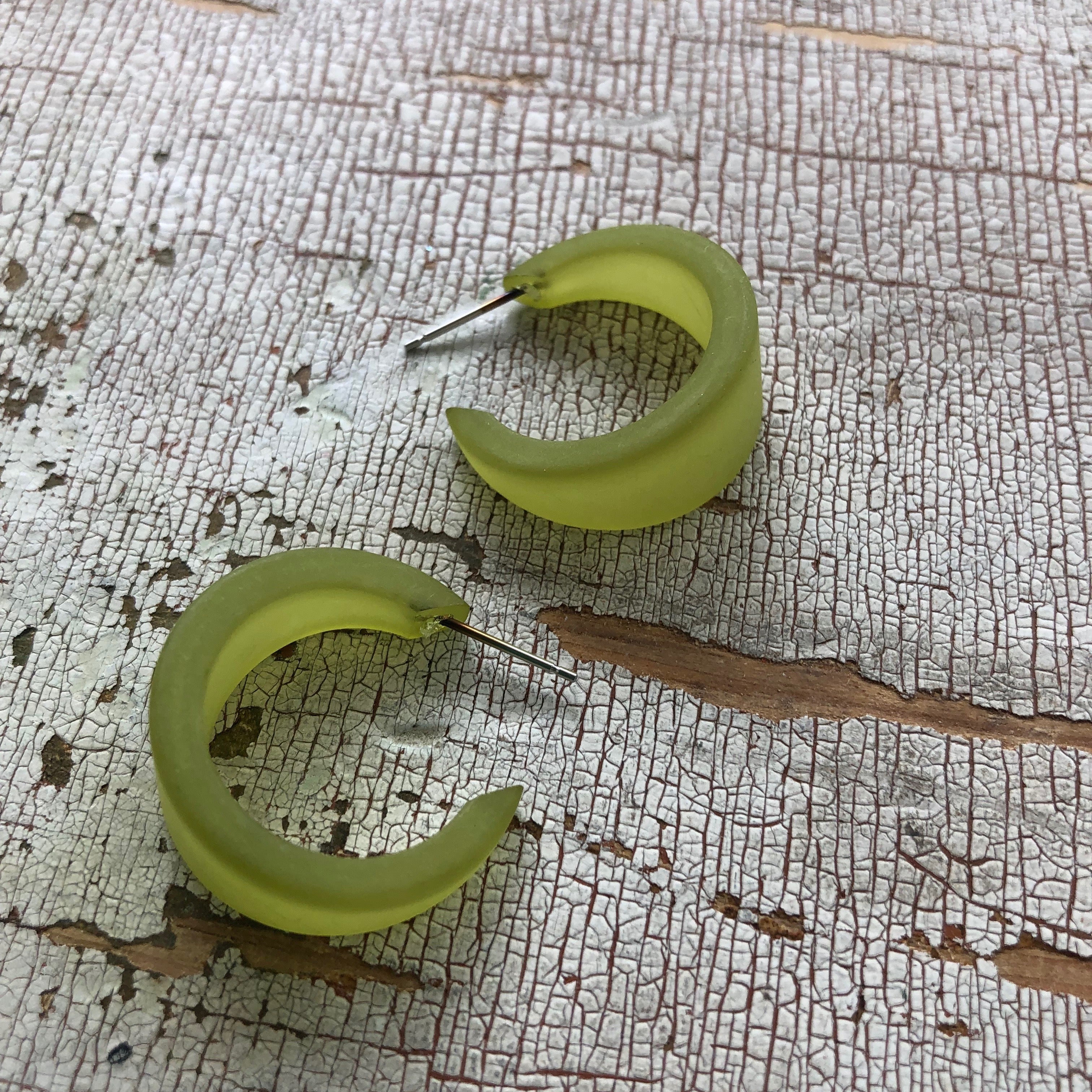 small olive hoops