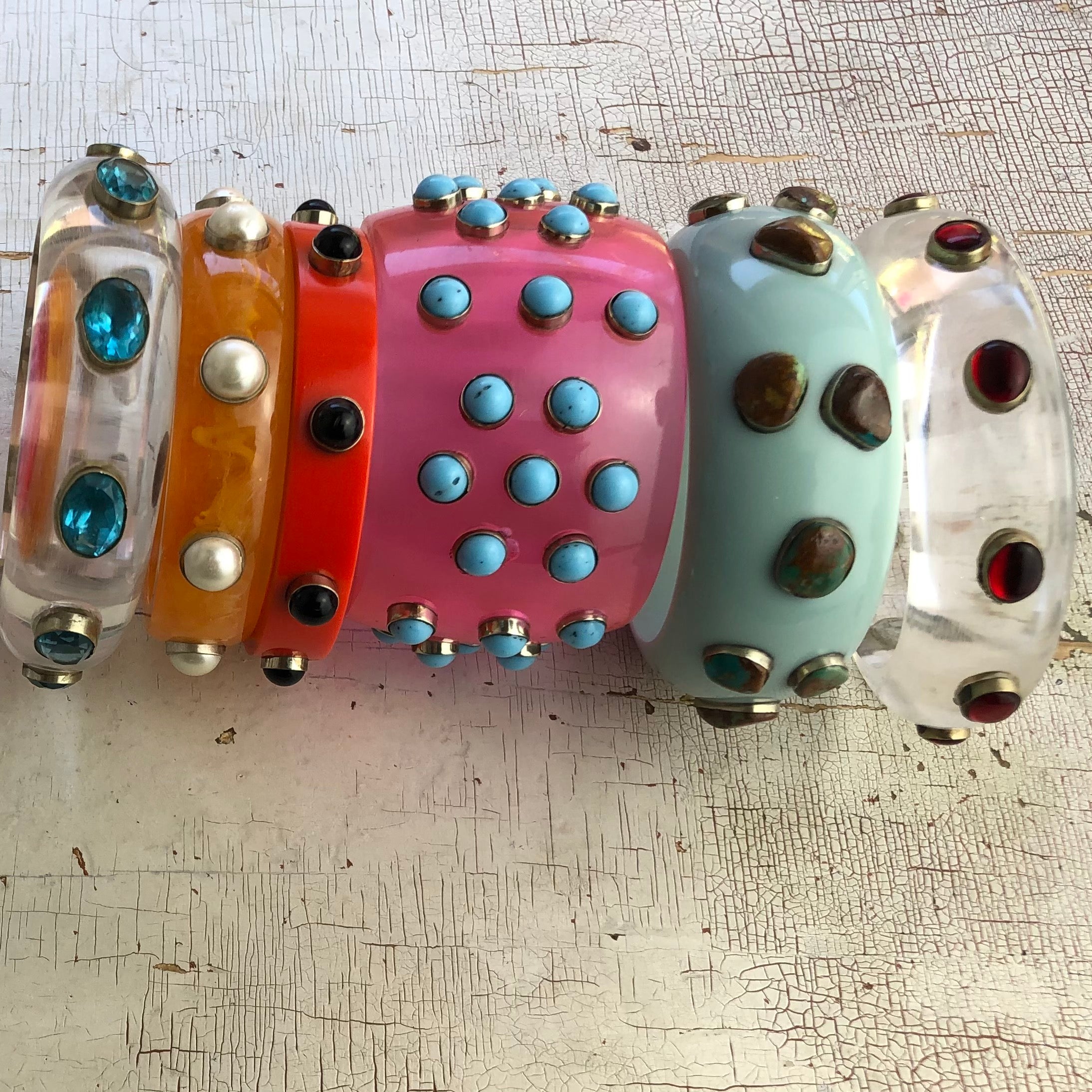 Soft Pink &amp; Aurora Glass Bead Set Resin Bangle Bracelet - Mondo