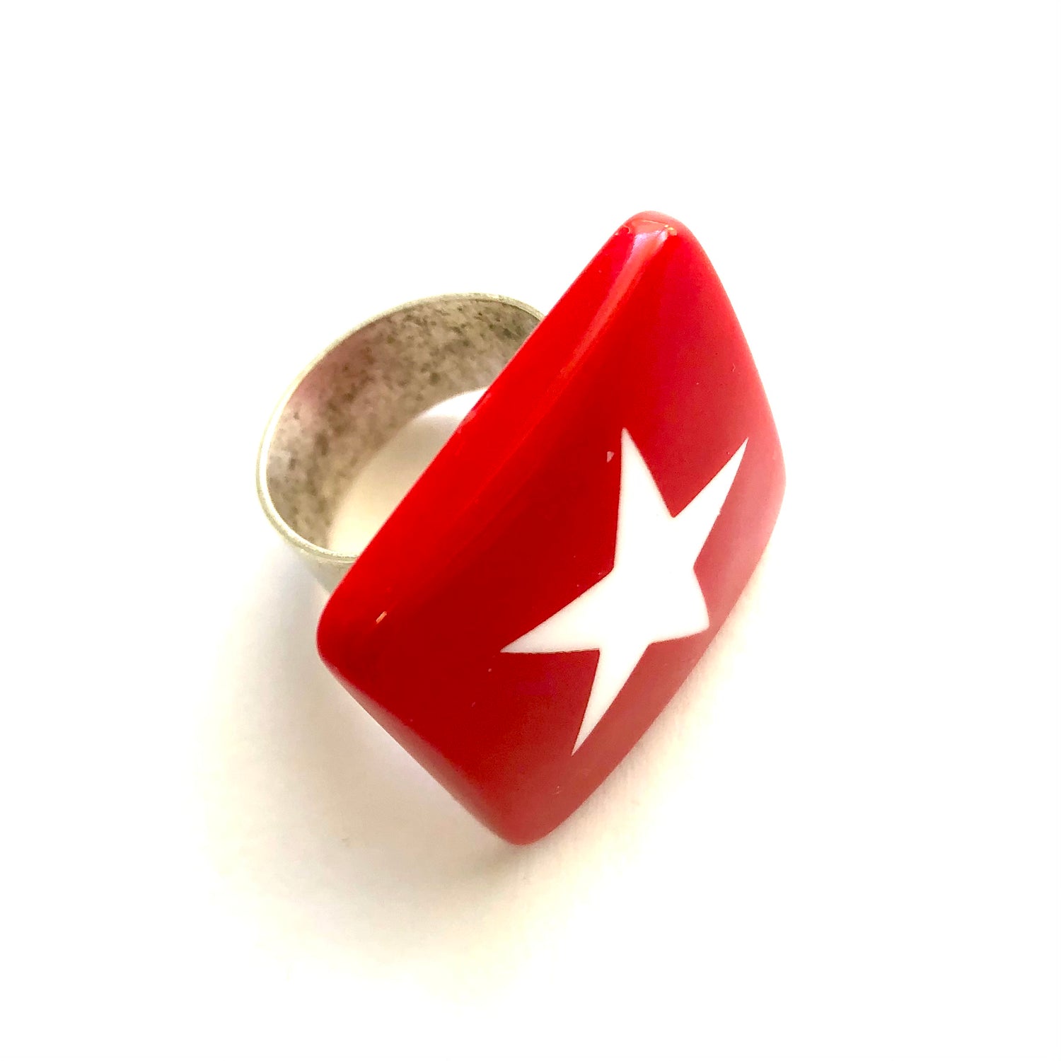 Red &amp; White Star Lucite Silver Cocktail Ring