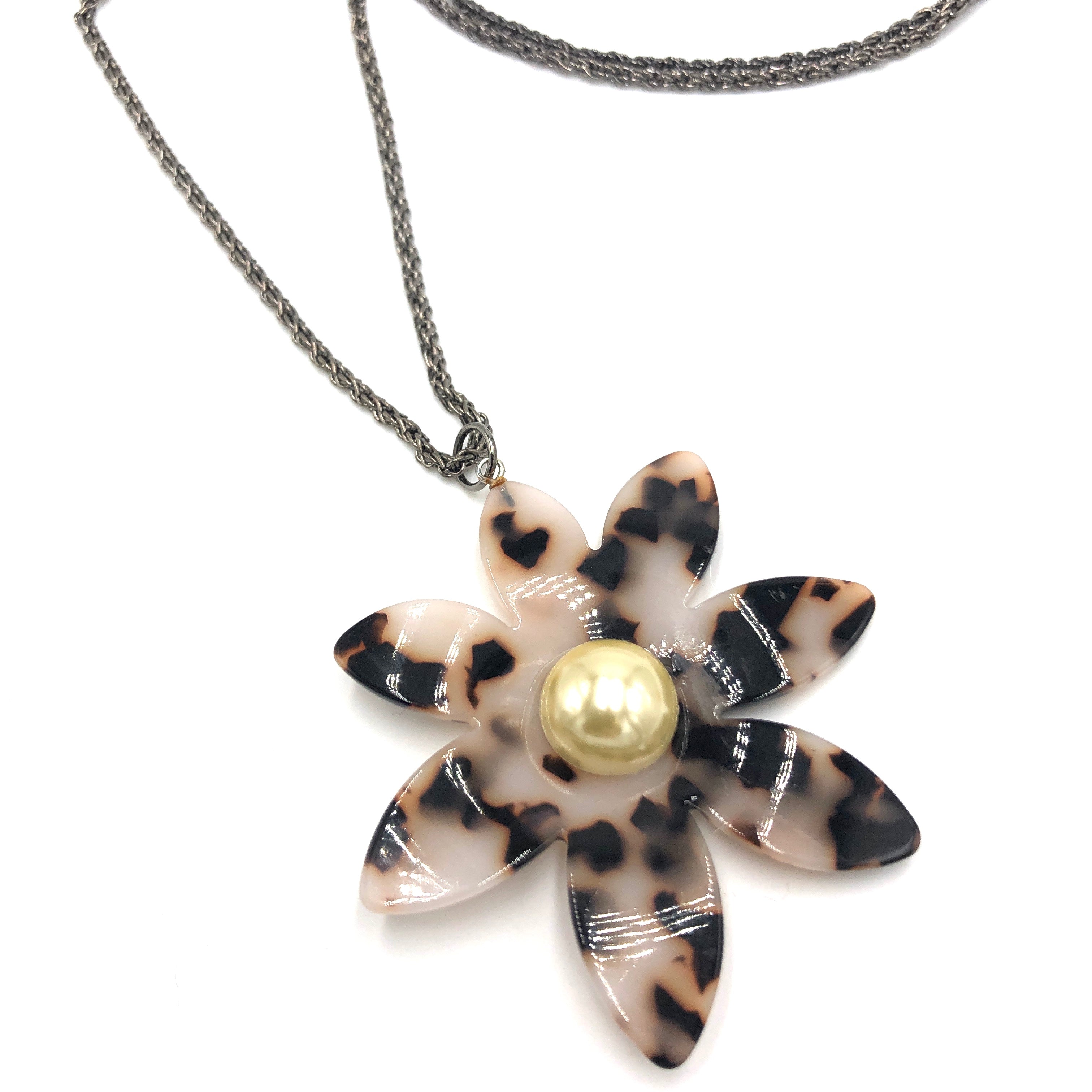 Magic: The Gathering X RockLove Black Lotus Crystal Necklace – RockLove  Jewelry