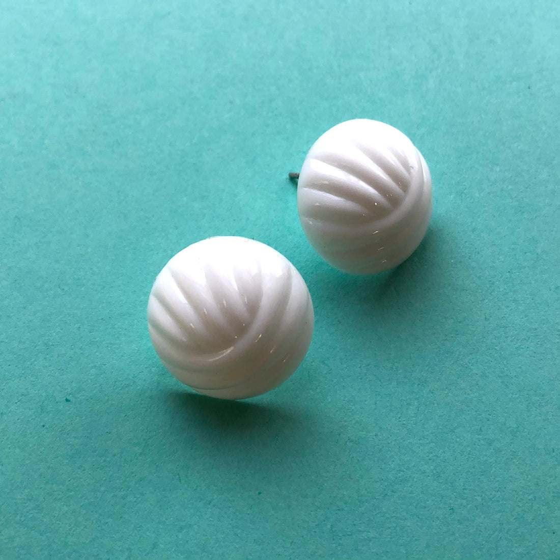 White Twine Retro Button Stud Earrings