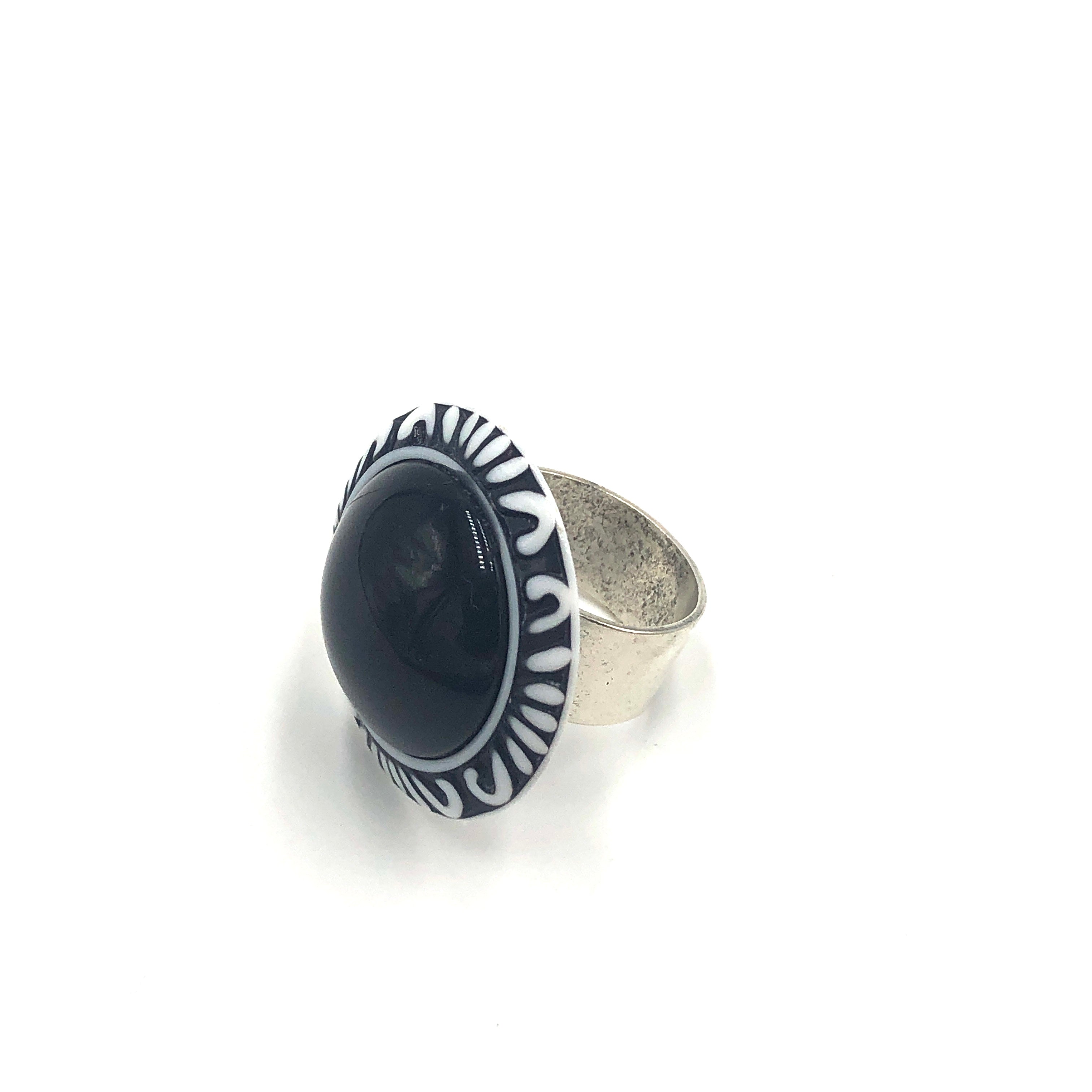 adjustable lucite ring black