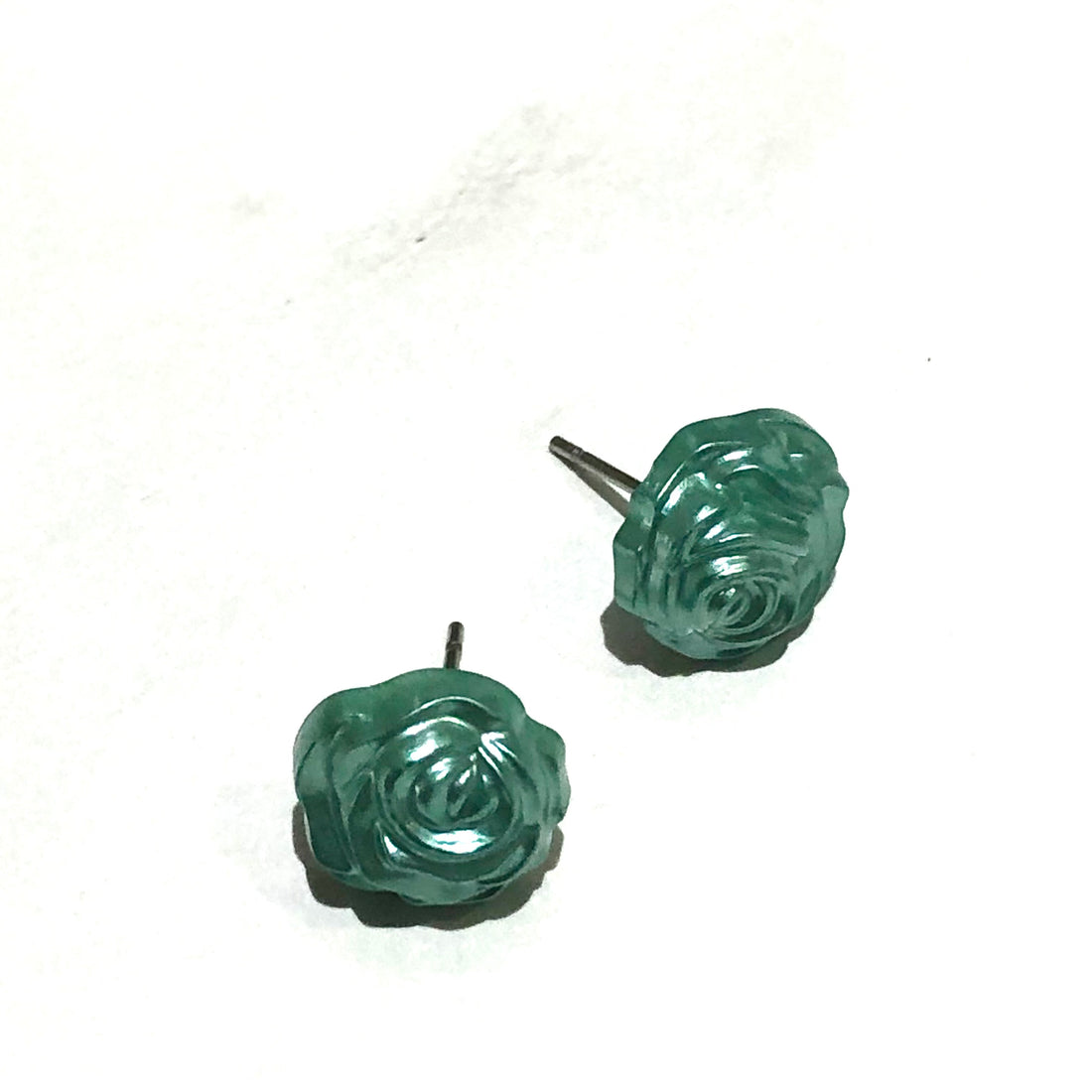 green earrings flowers