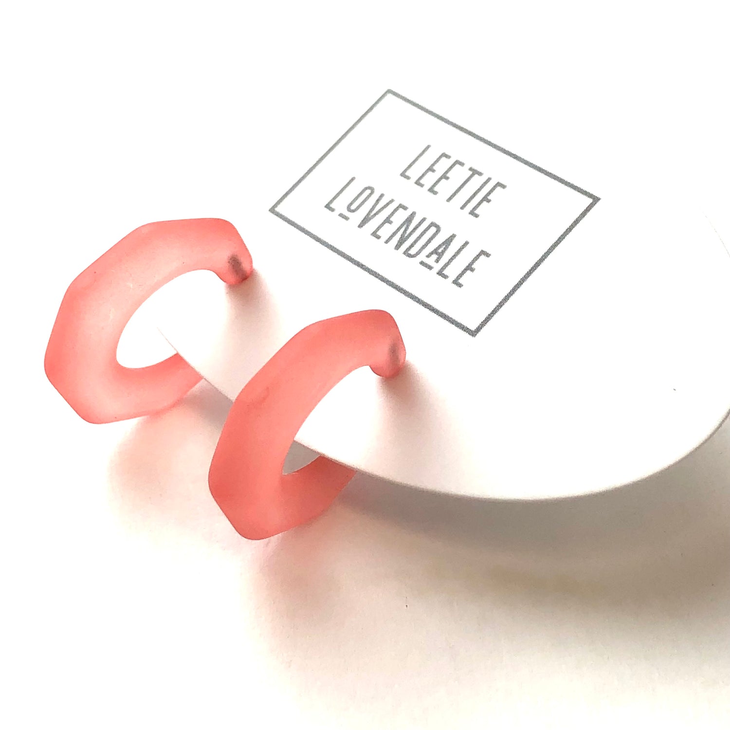 Coral Frosted Scalloped Mini Kit Hoop Earrings