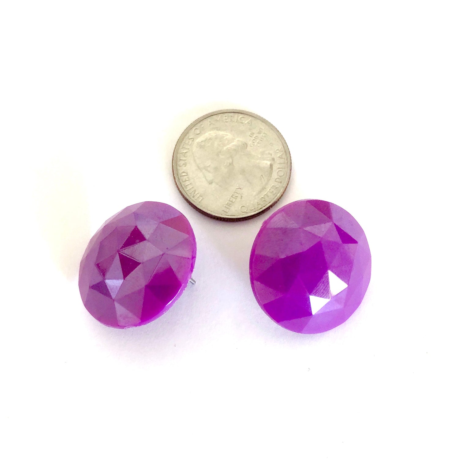 violet button stud