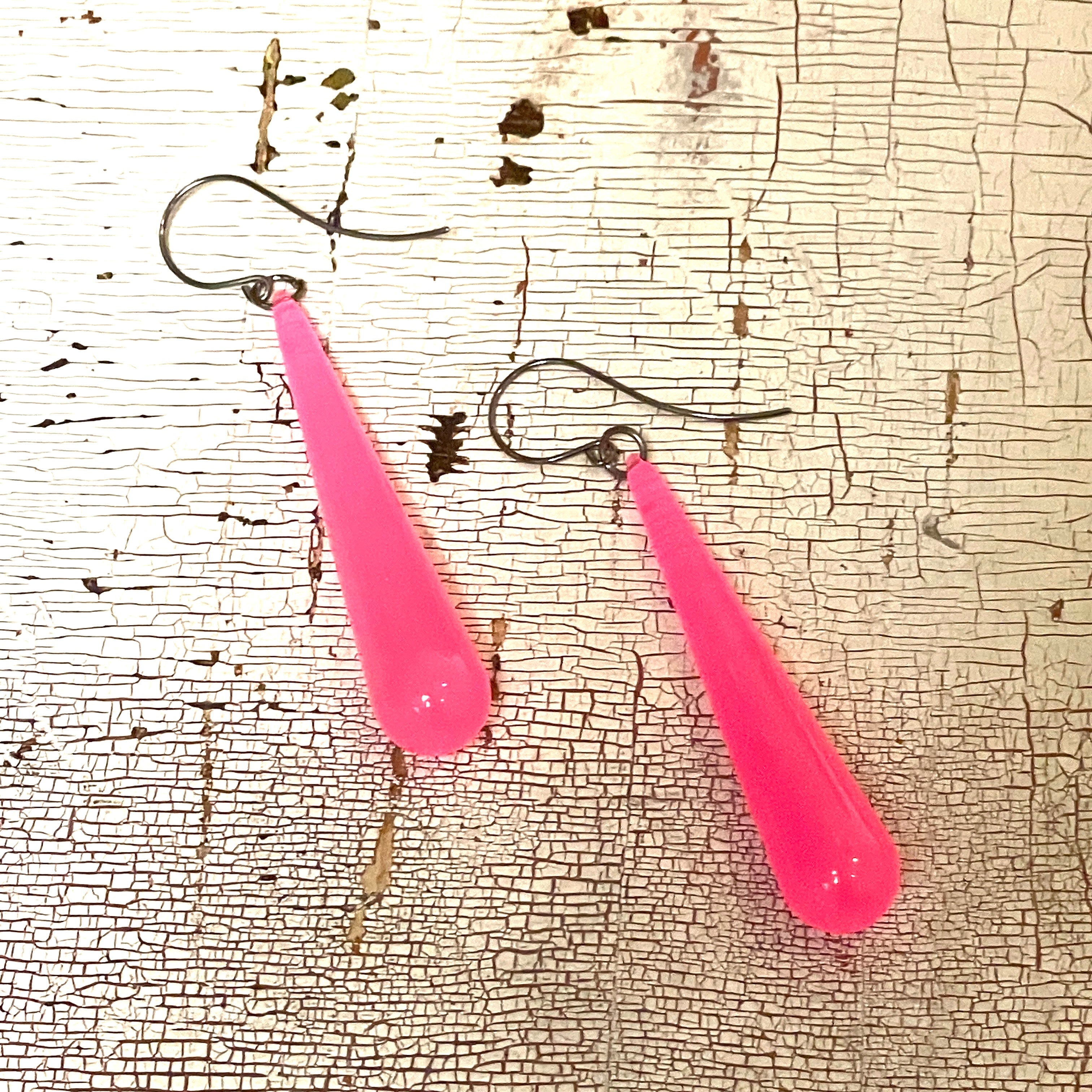 Neon Pink Vintage lucite earrings
