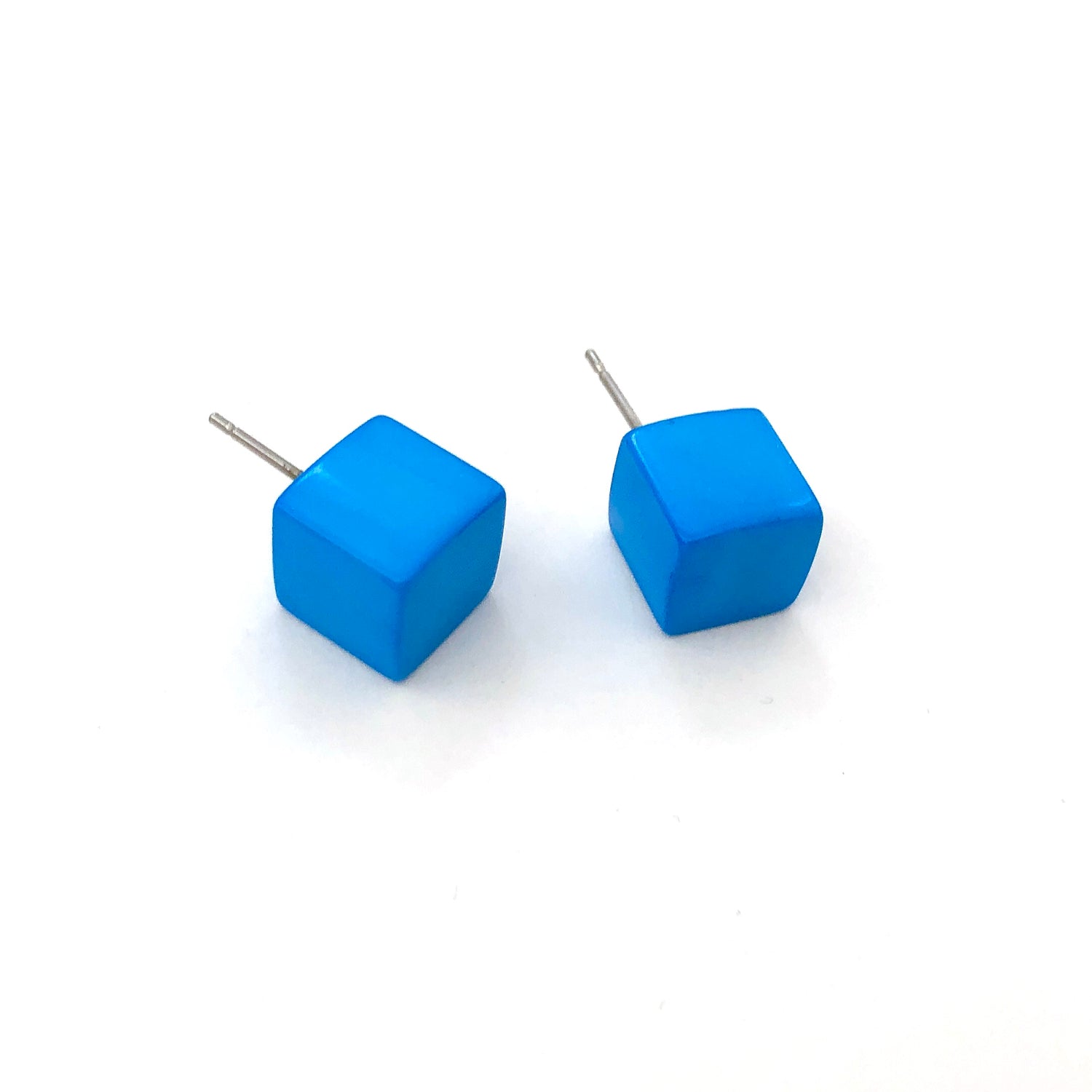 aqua blue cube