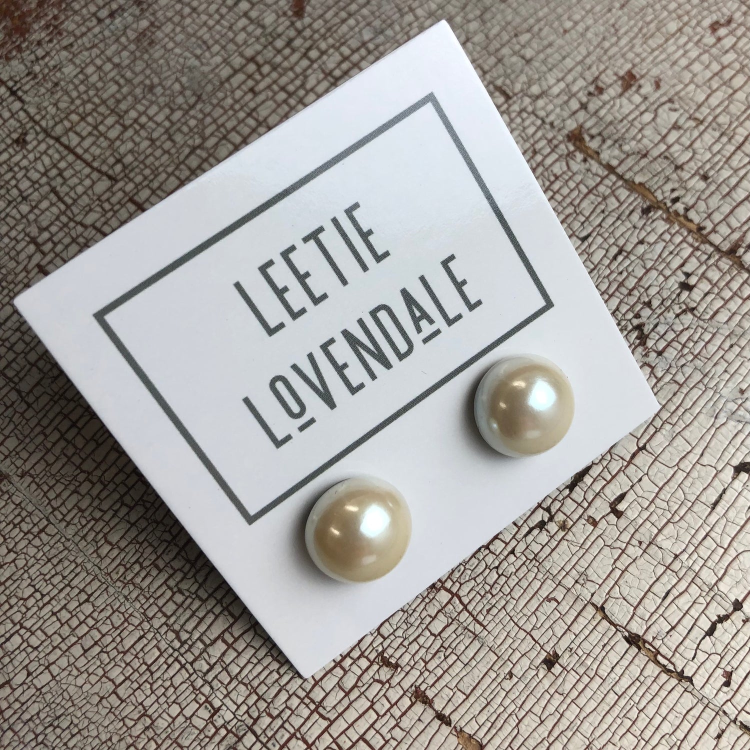 vintage lucite pearl earrings