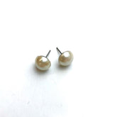 creamy luster pearl studs