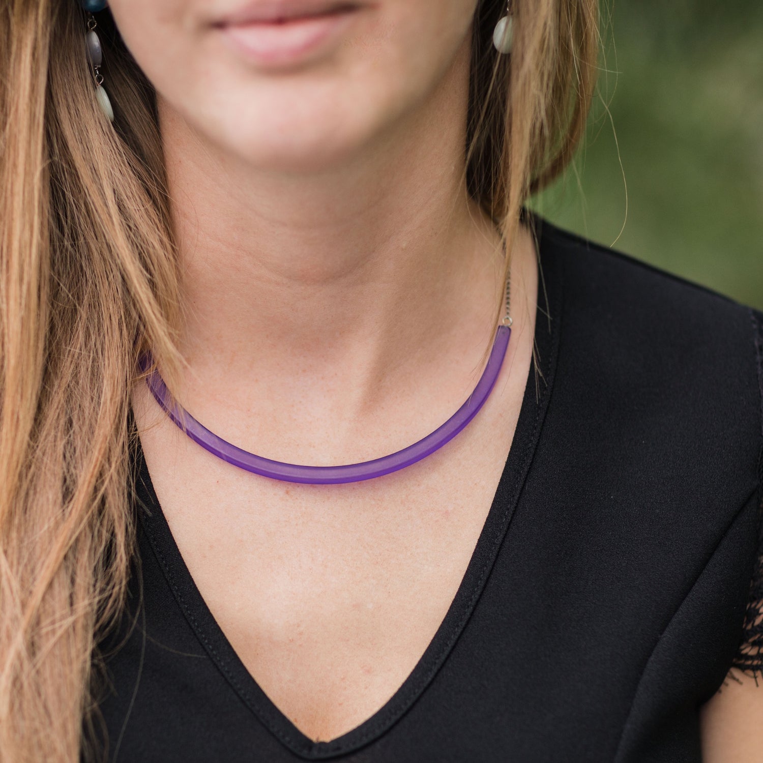 bar necklace purple