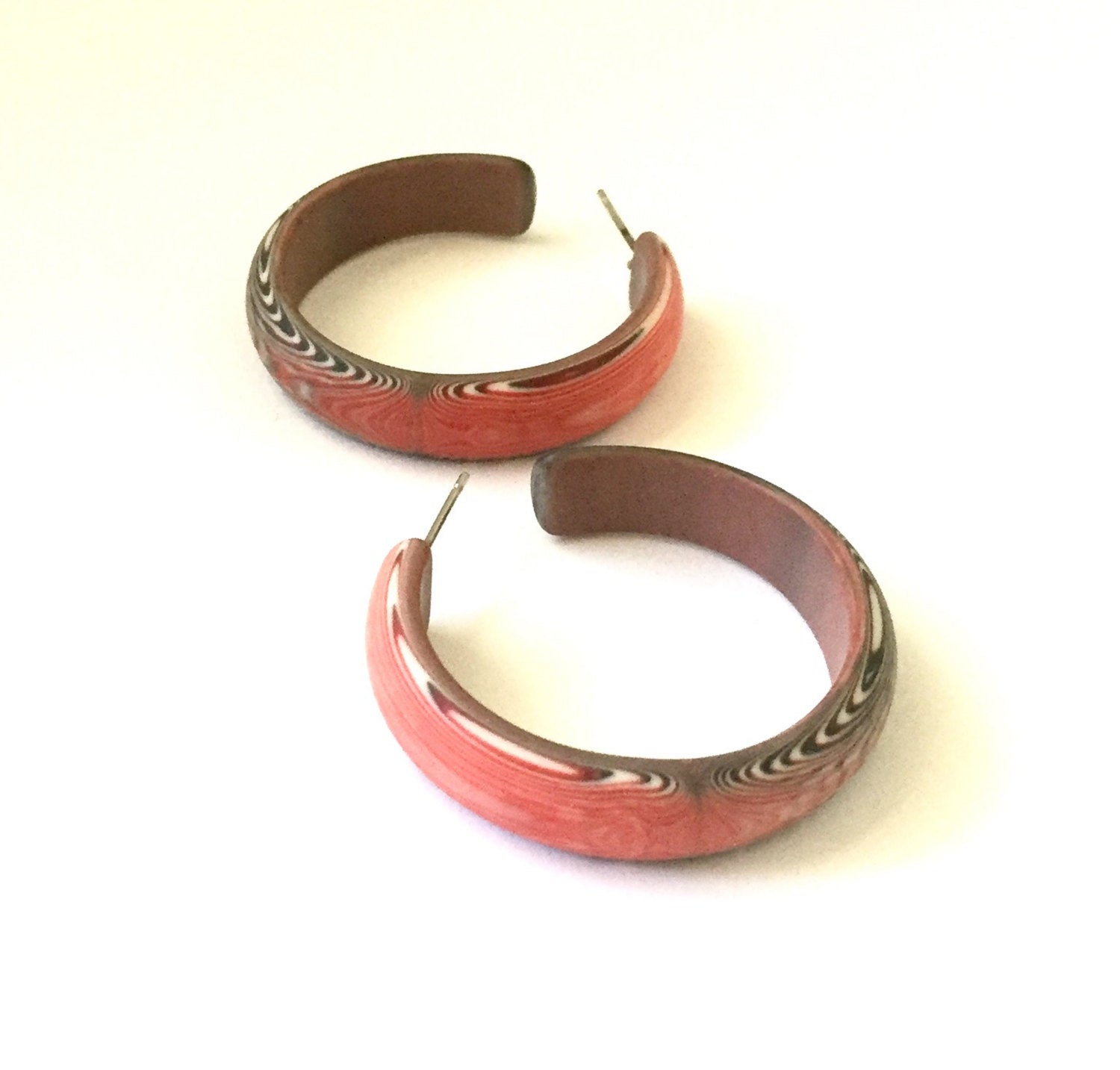 frosted marbled red hoops