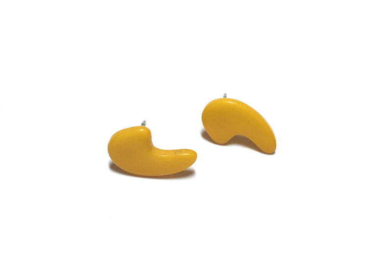 yellow earrings comma
