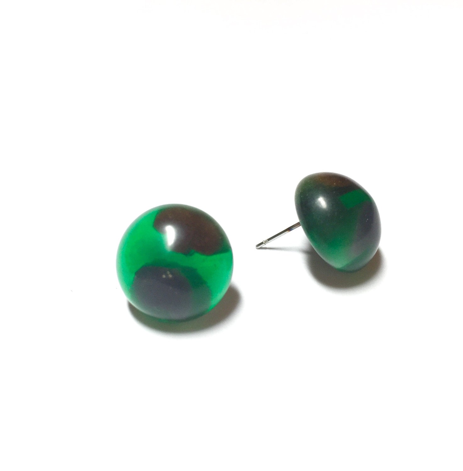 green retro stud earrings
