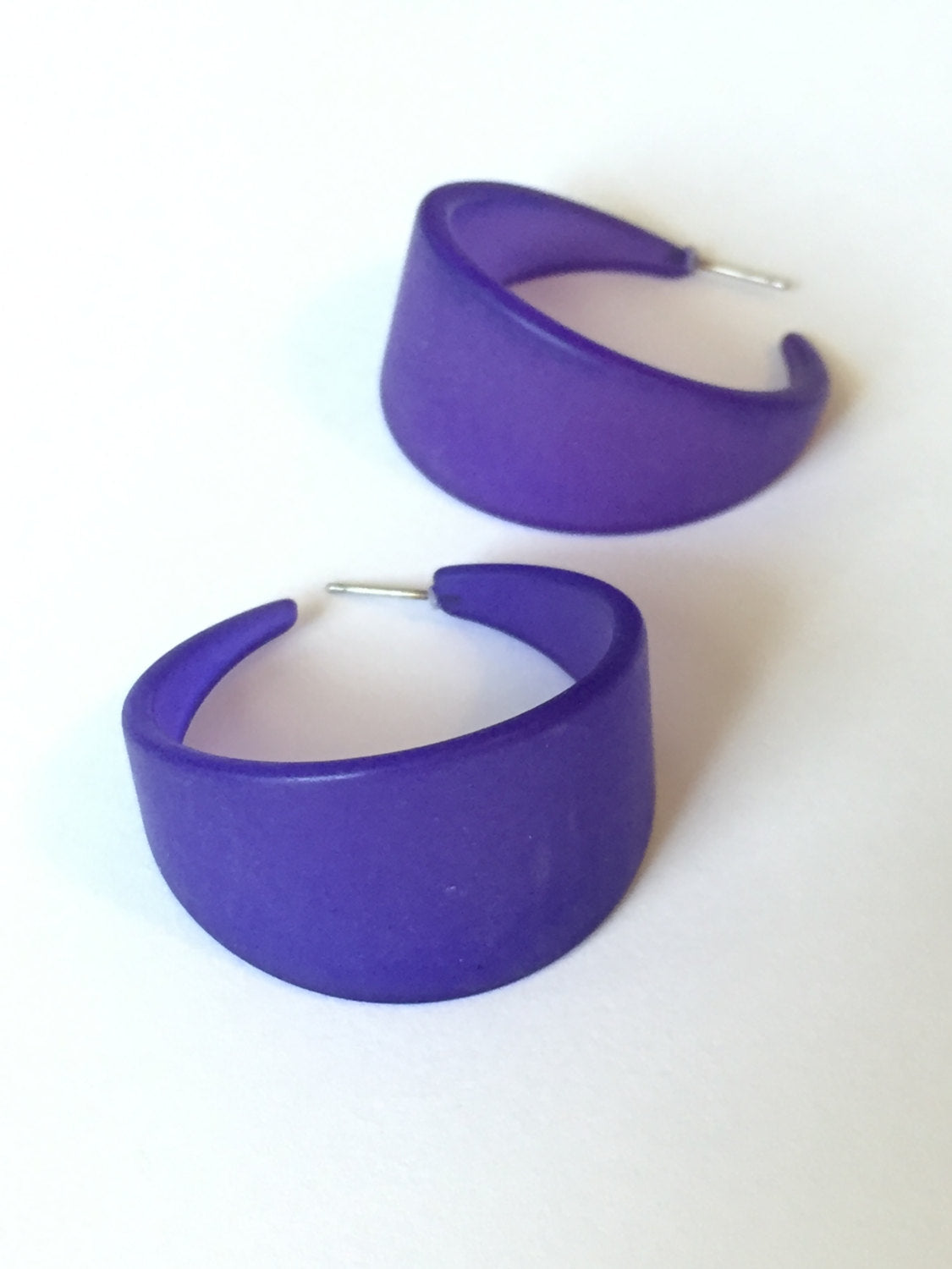 large tapered blue hoops