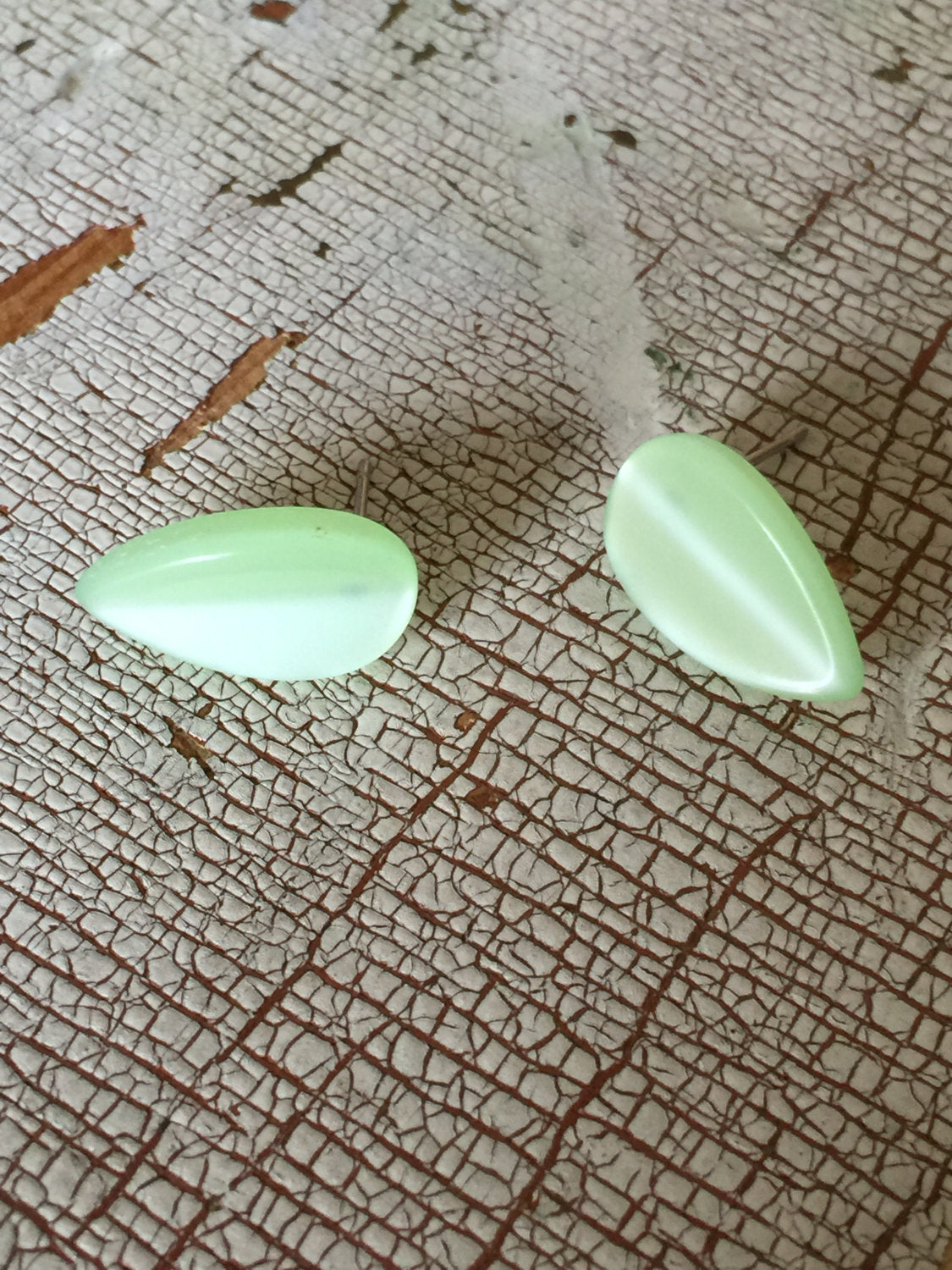 pastel green leaf earrings