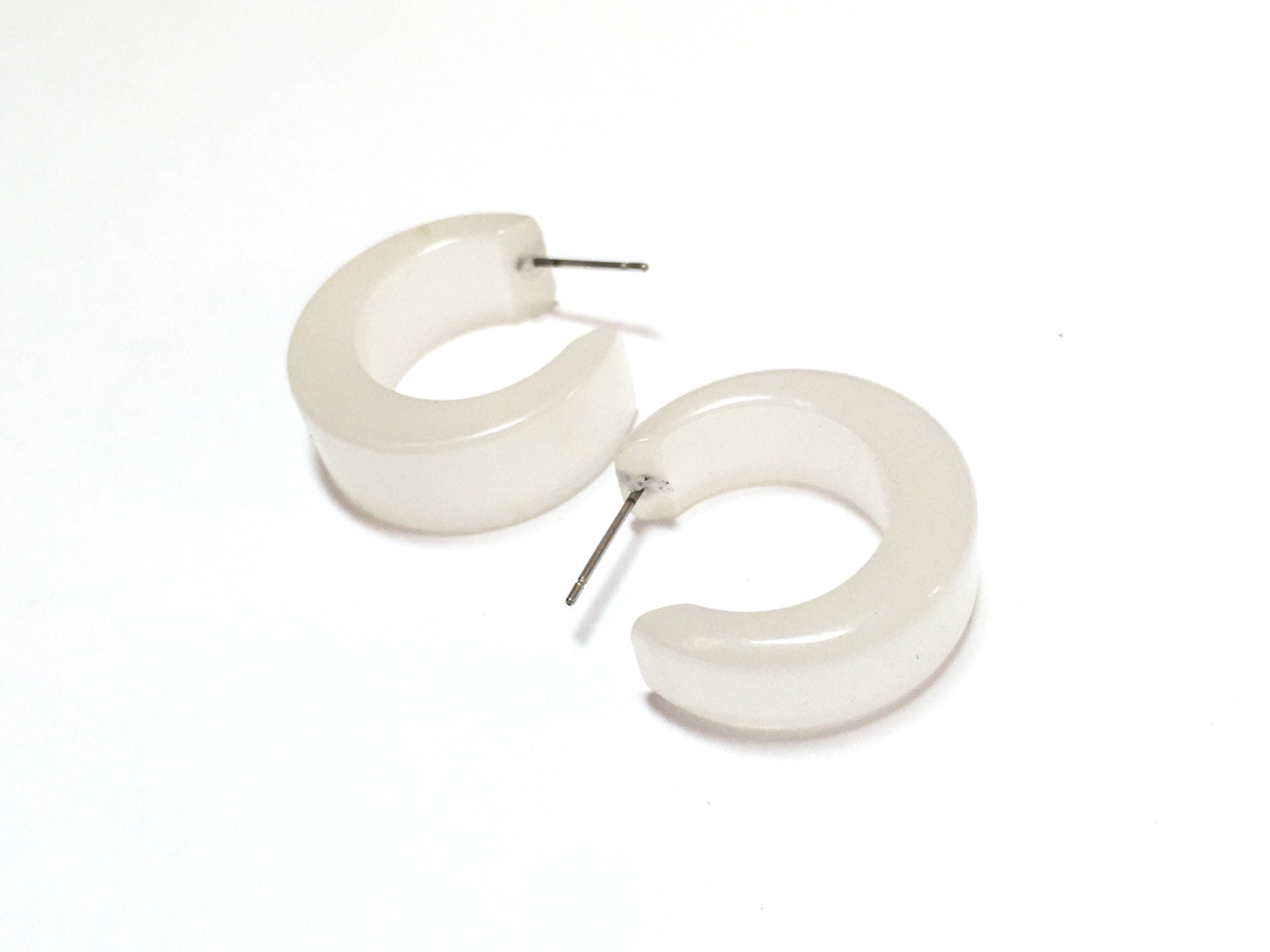 White deals chunky earrings