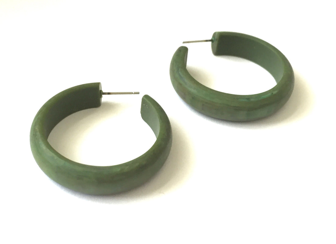 Green retro hoop earring
