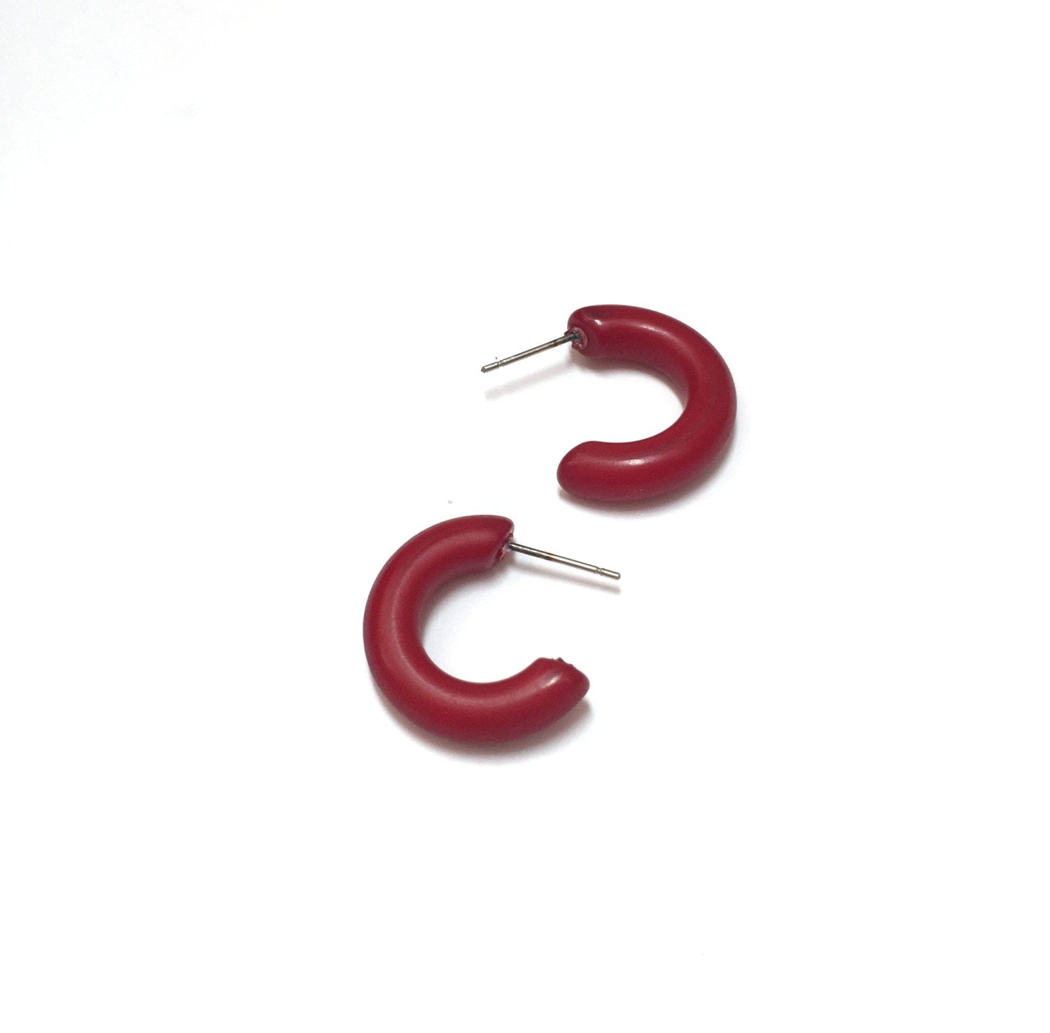 blood red small hoops
