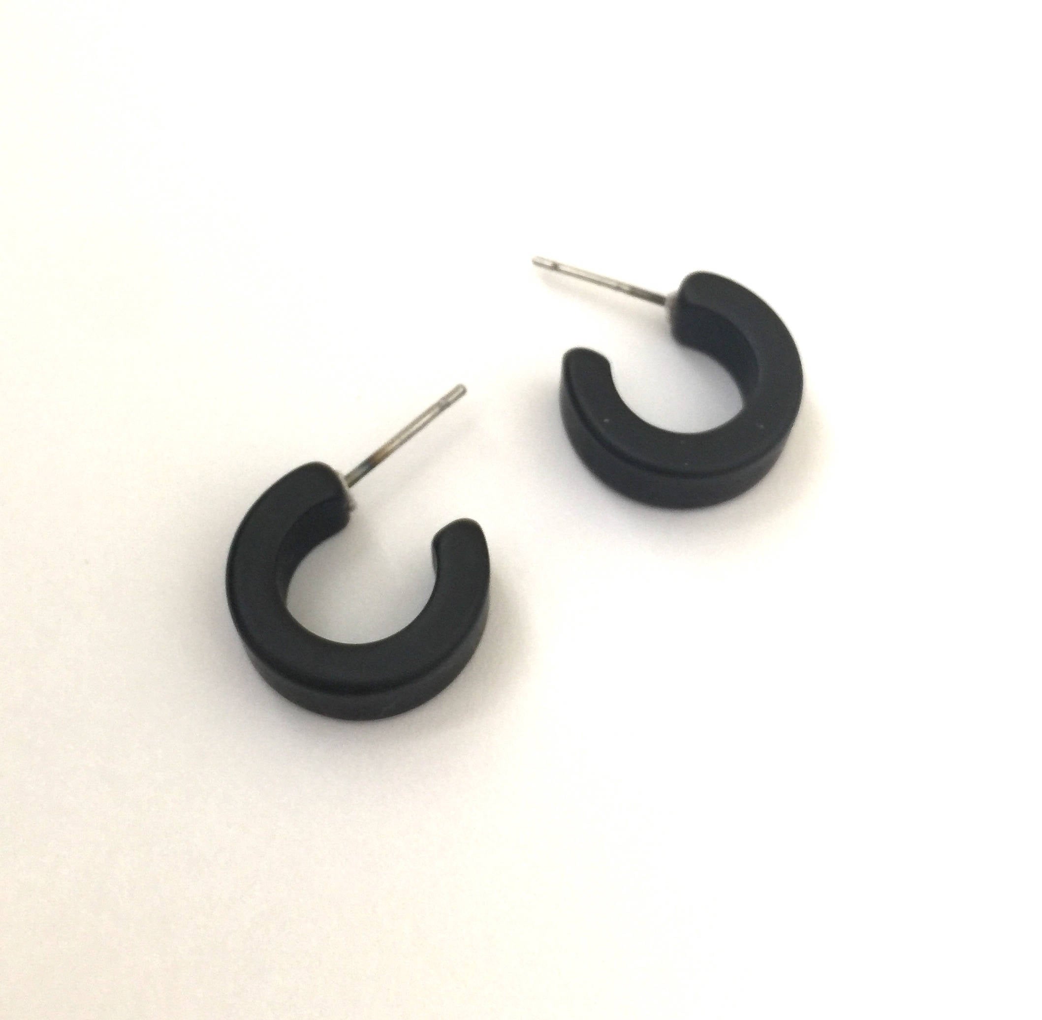 hoop earrings small black